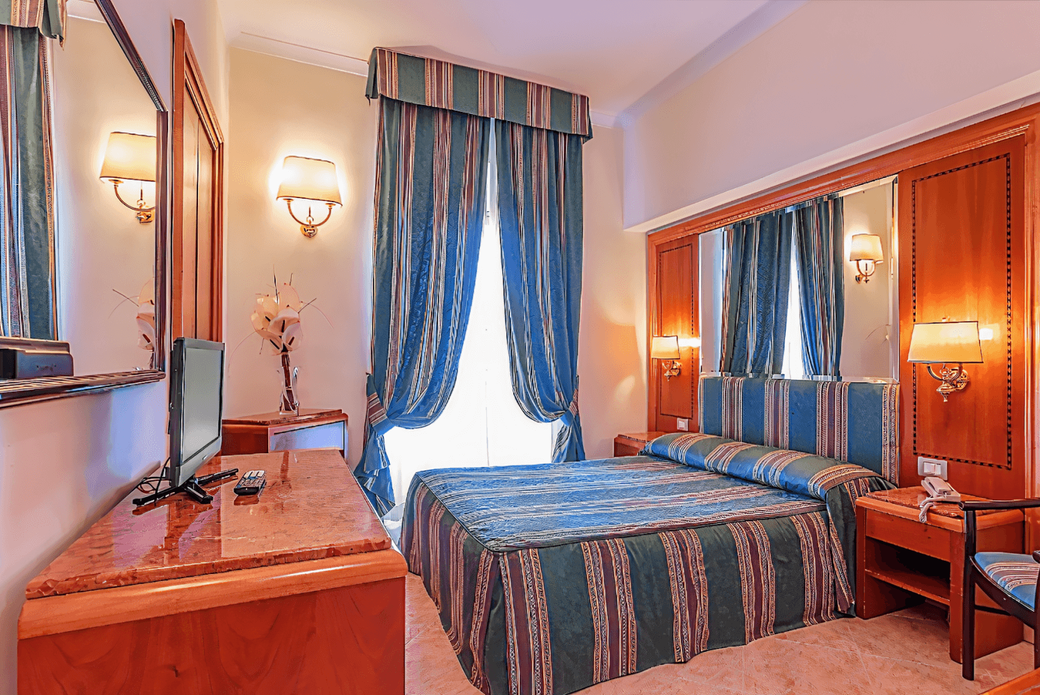 Hotel Lux