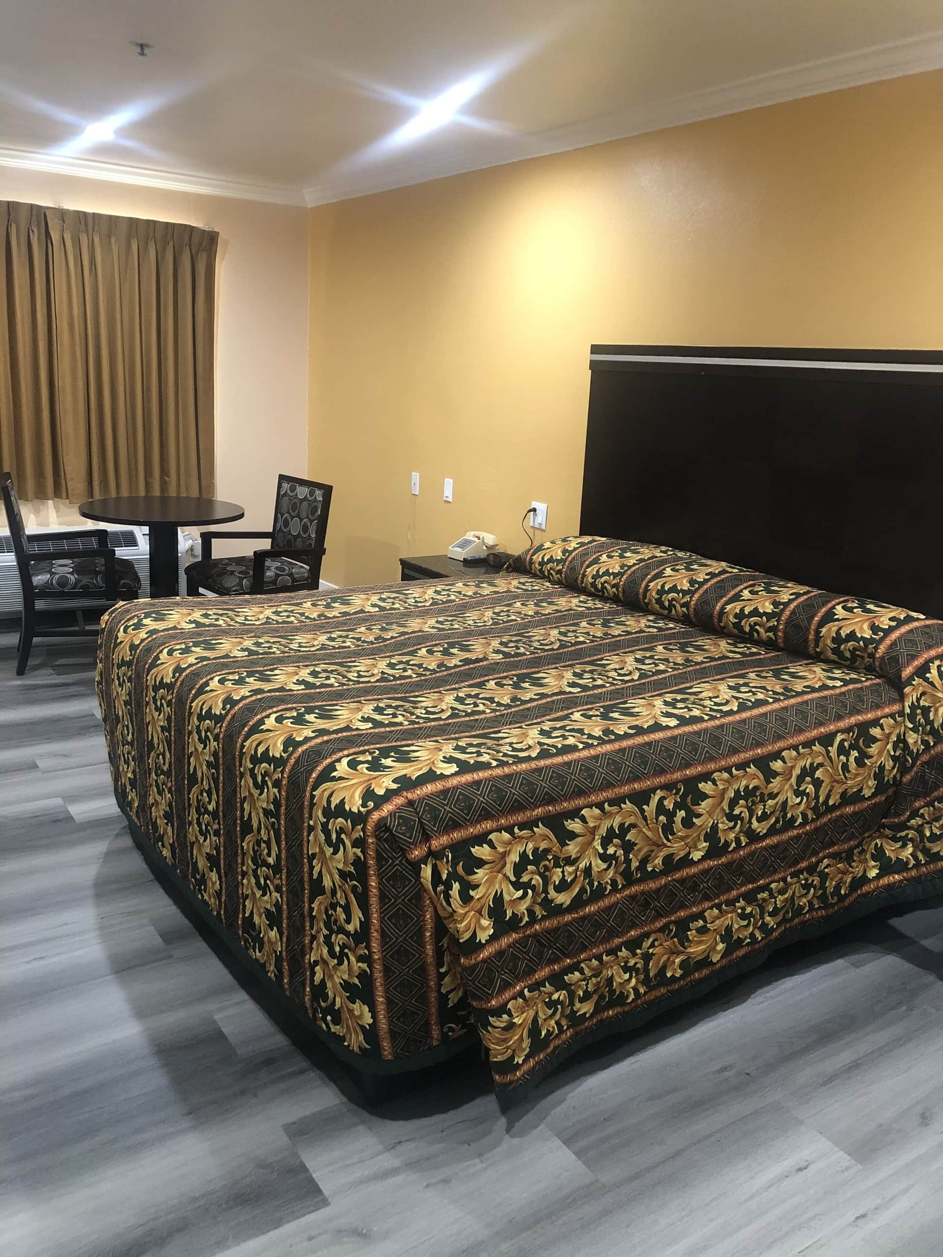 Economy Inn - Ontario