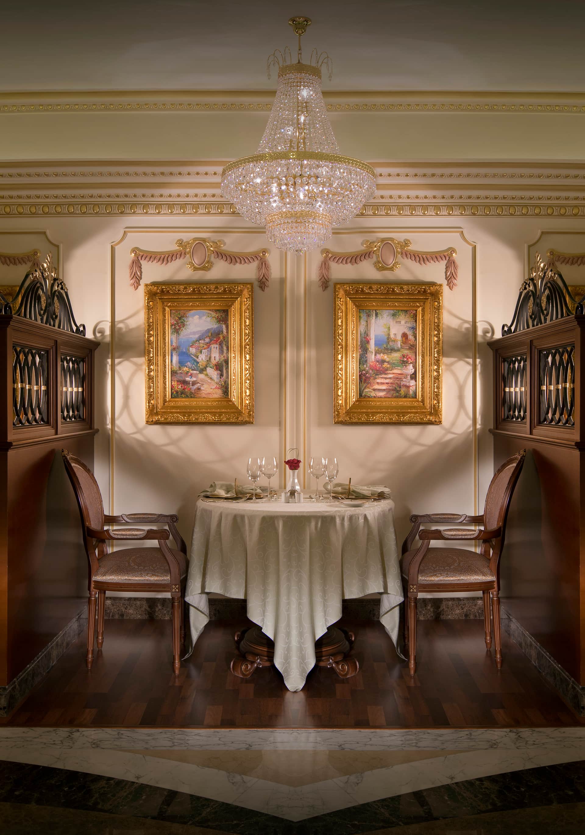 Royal Rose Hotel