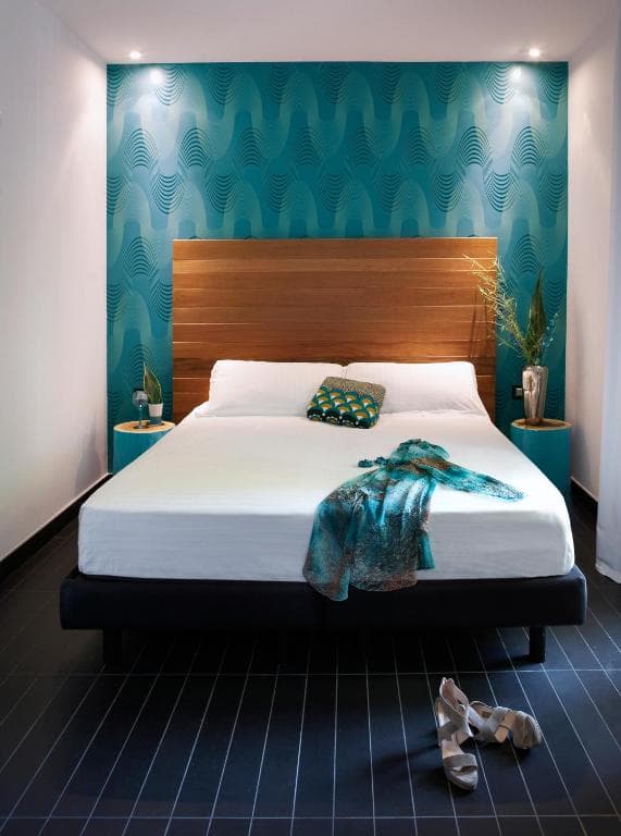 Q HOTEL