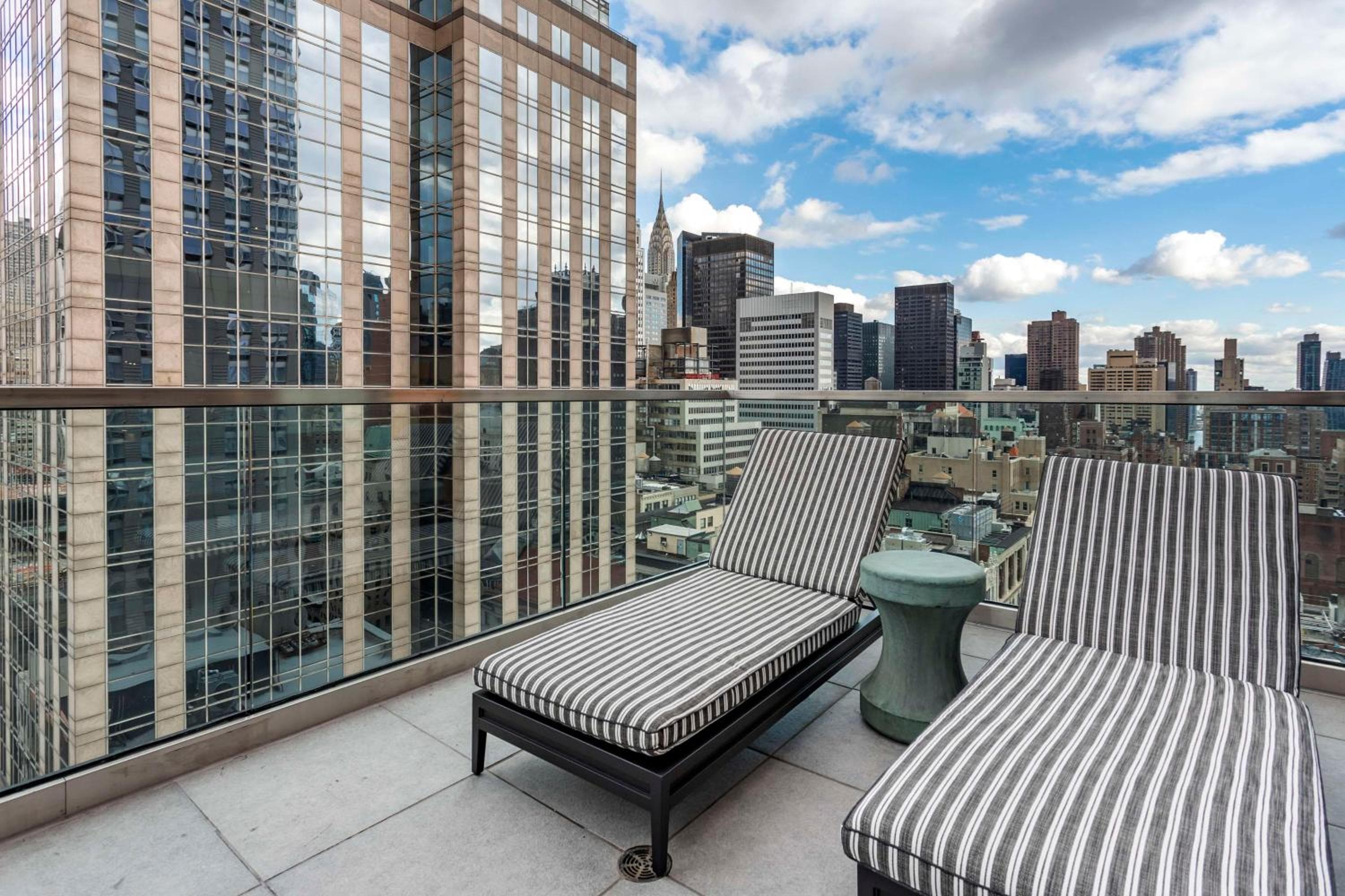 The Draper Tapestry Collection by Hilton