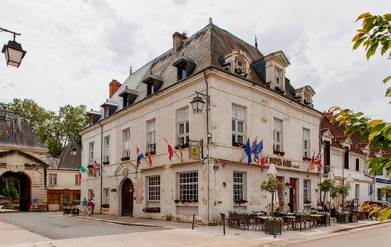 Le Puits Doré