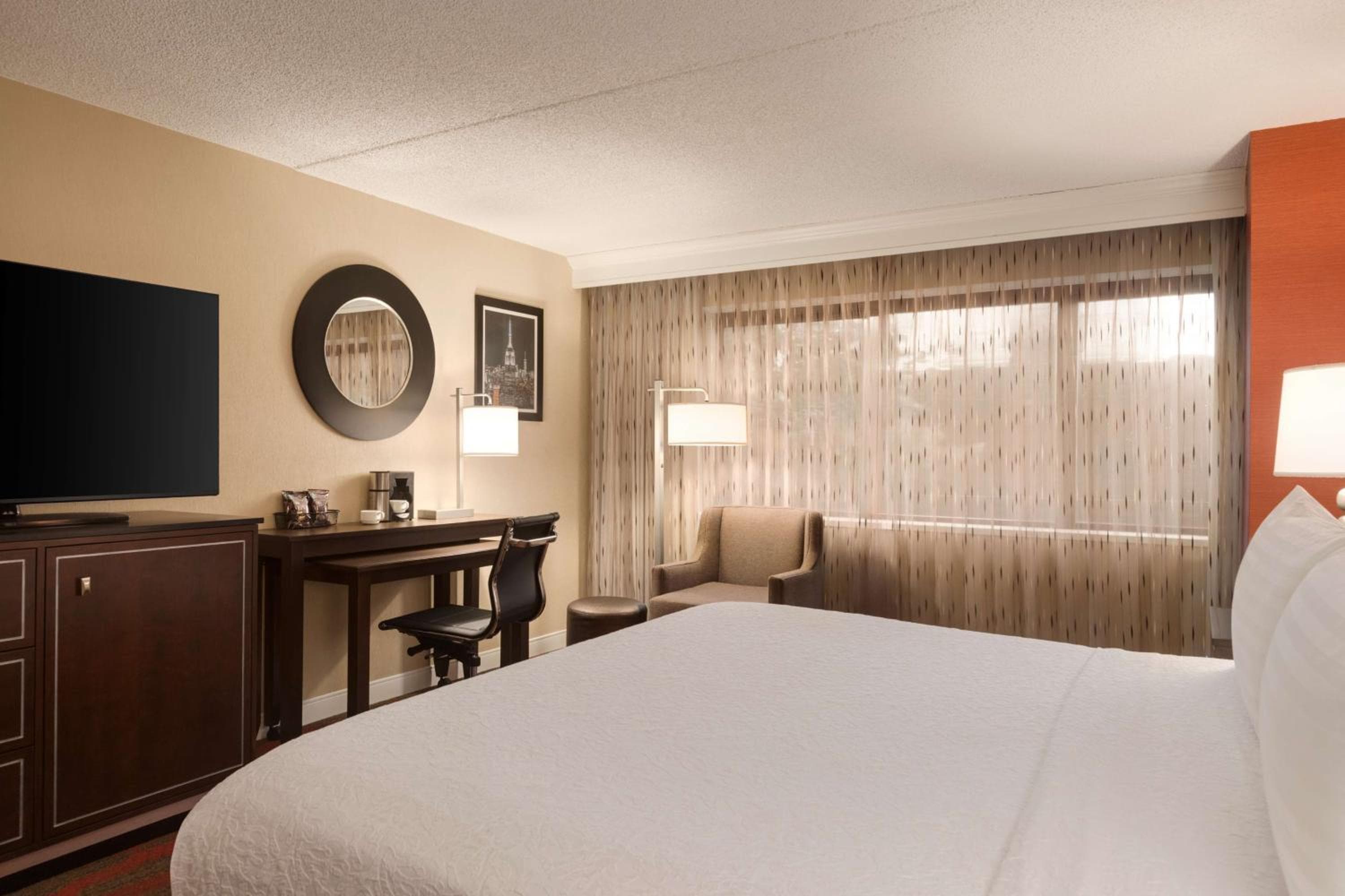 DoubleTree by Hilton New York LaGuardia