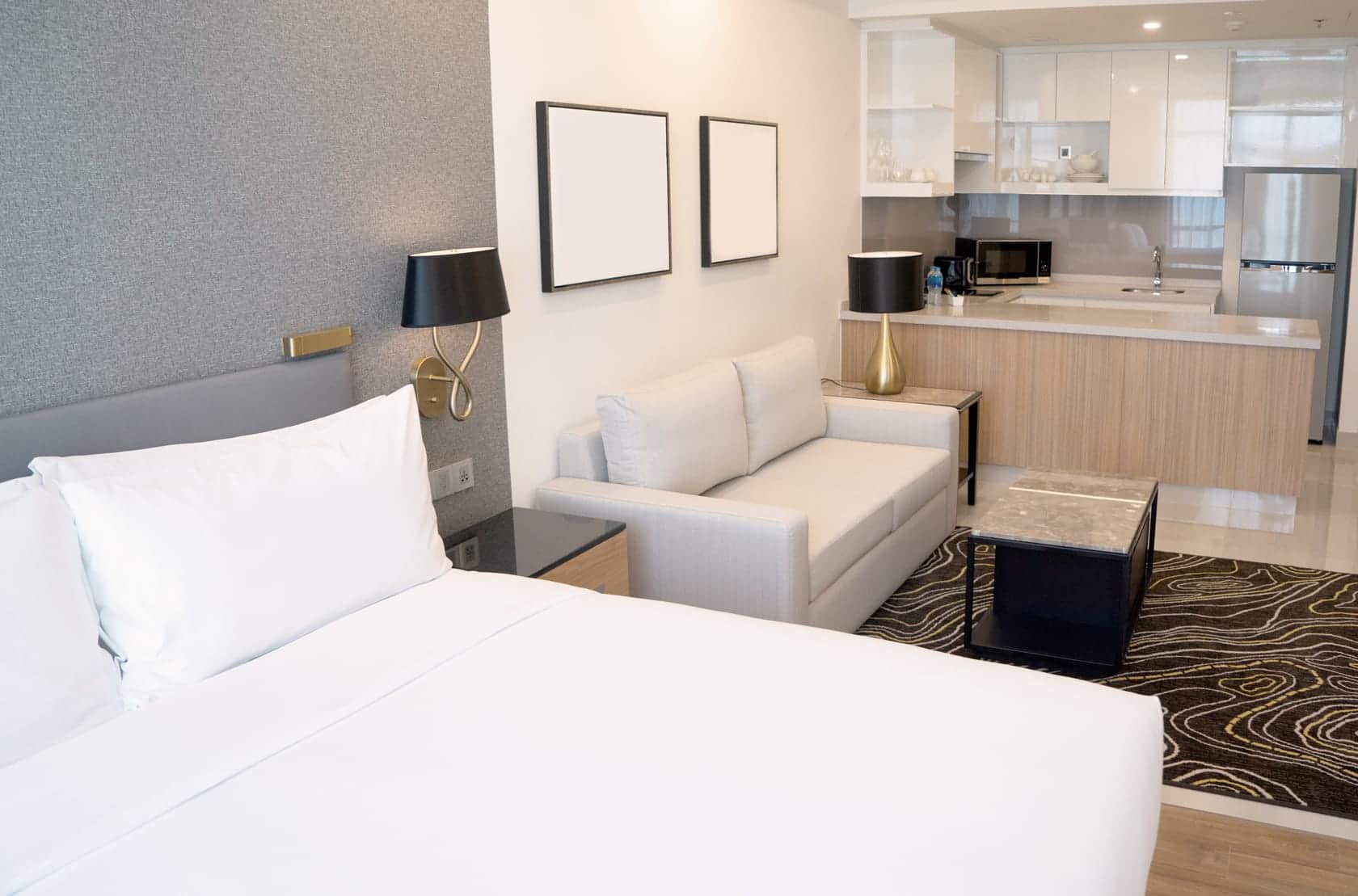 Chambre en journée avec kitchenette