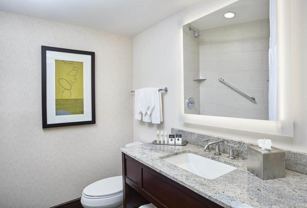 DoubleTree by Hilton Washington DC - Crystal City
