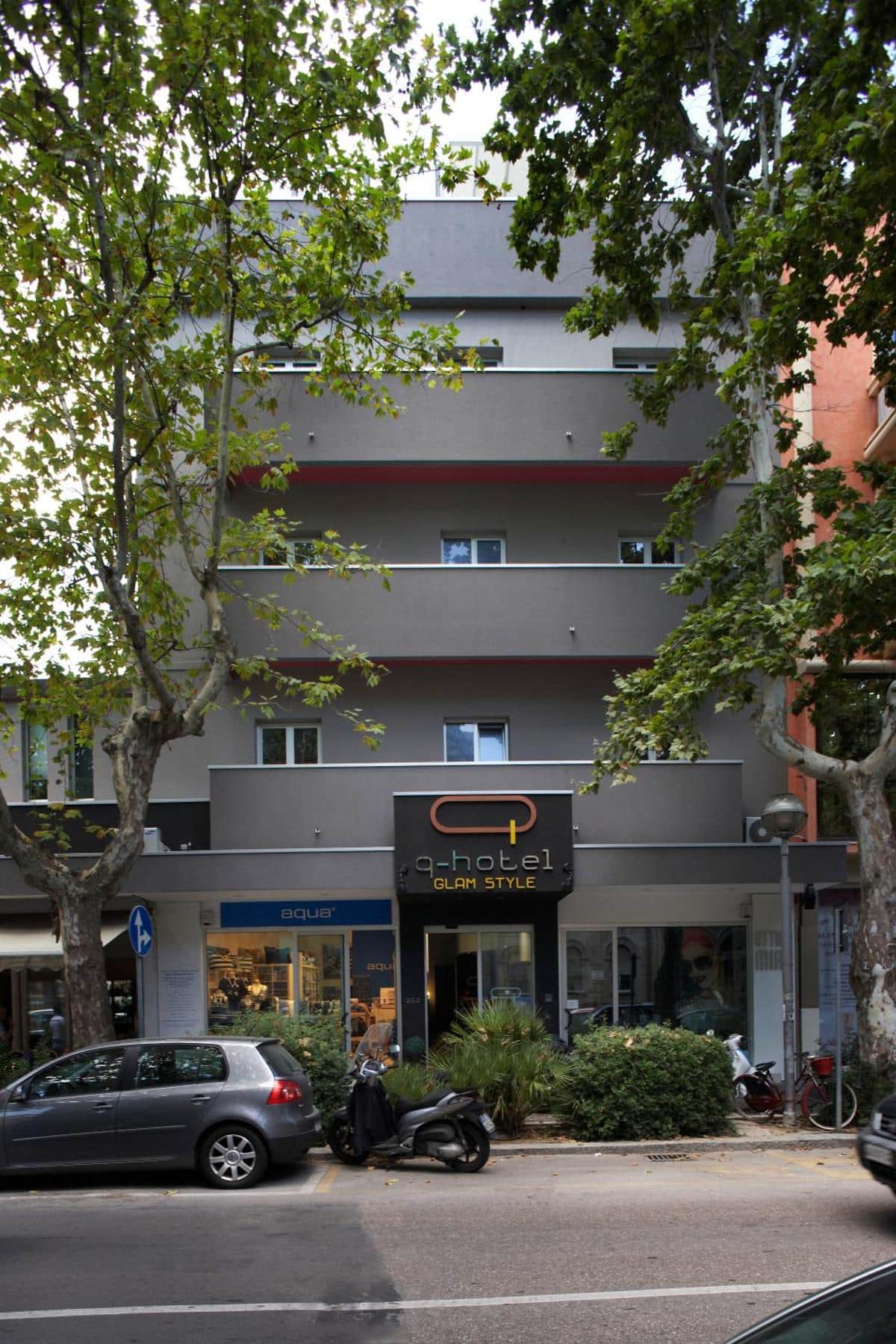 Q HOTEL