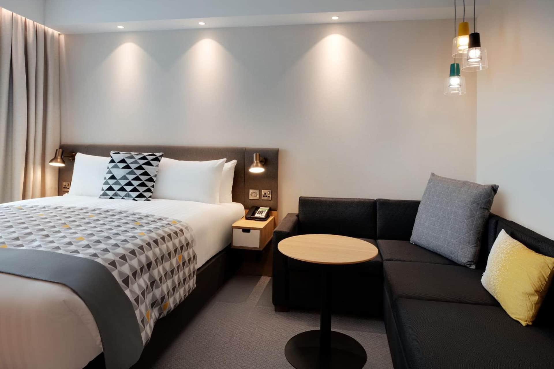 Holiday Inn London Heathrow - Bath Road by IHG