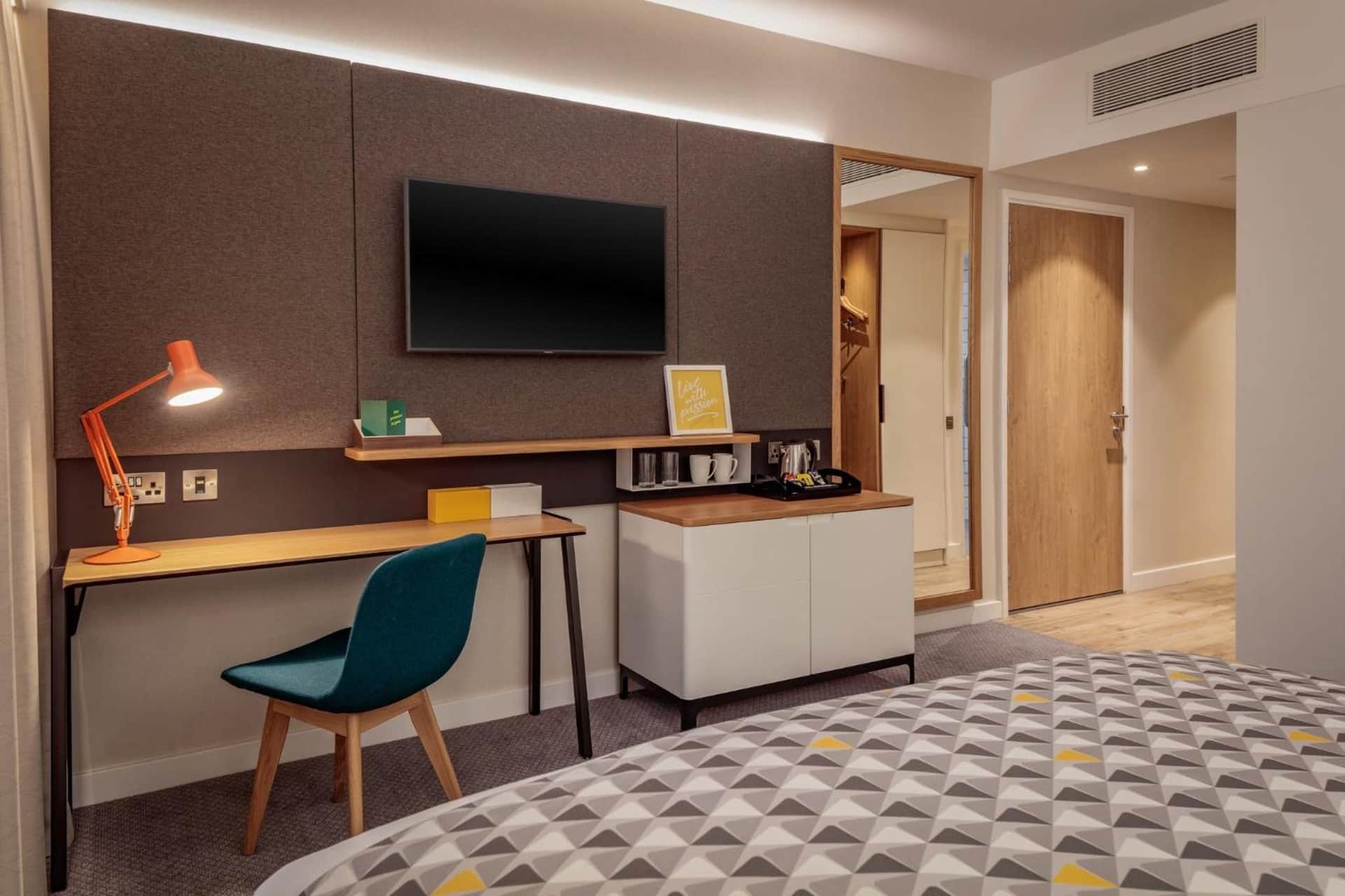 Holiday Inn London Heathrow - Bath Road by IHG