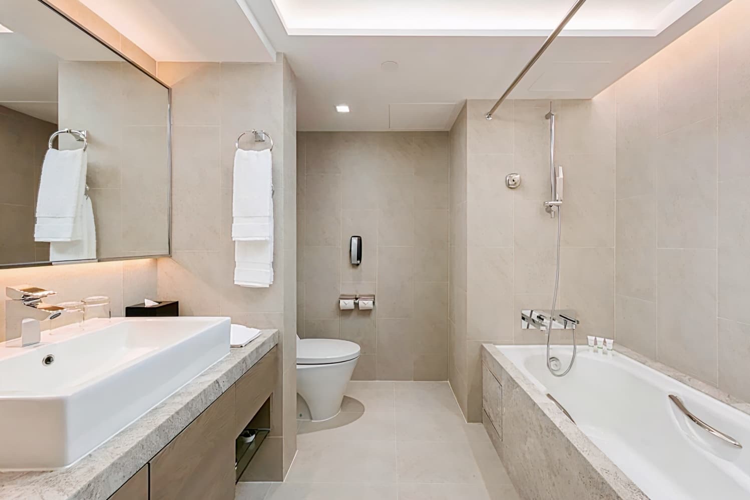 New World Millennium Hong Kong Hotel