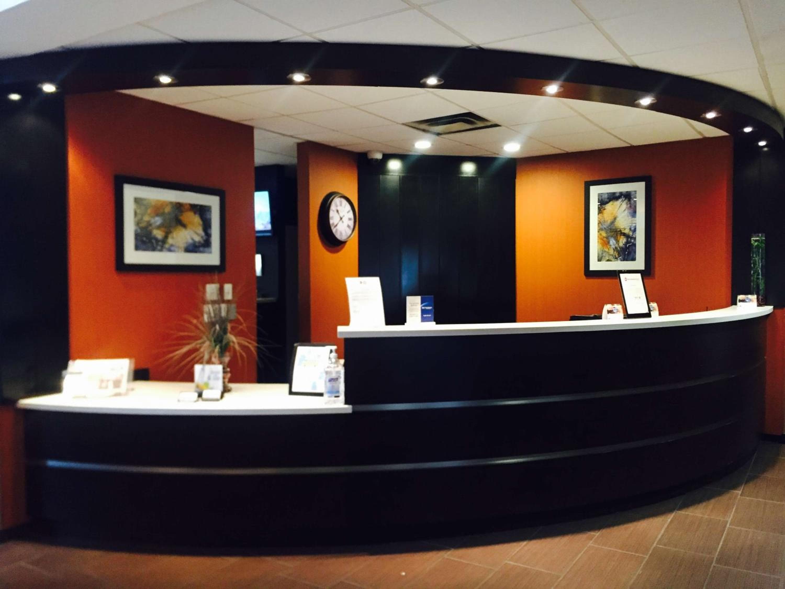 Hotel d’Lins Ontario Airport