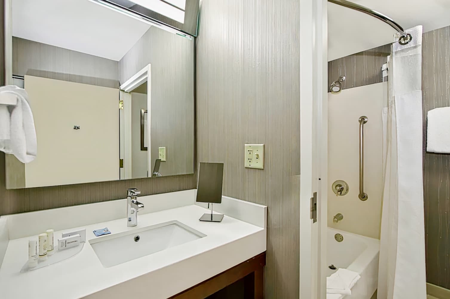 Courtyard by Marriott Oakland Downtown