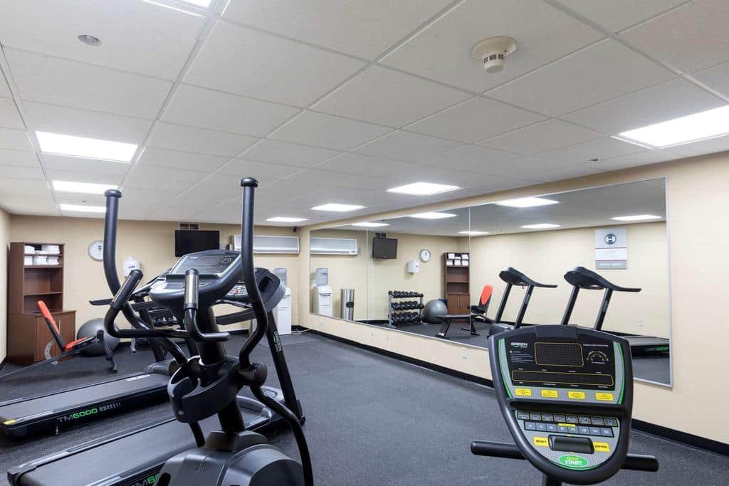 Clarion Hotel Detroit Metro Airport