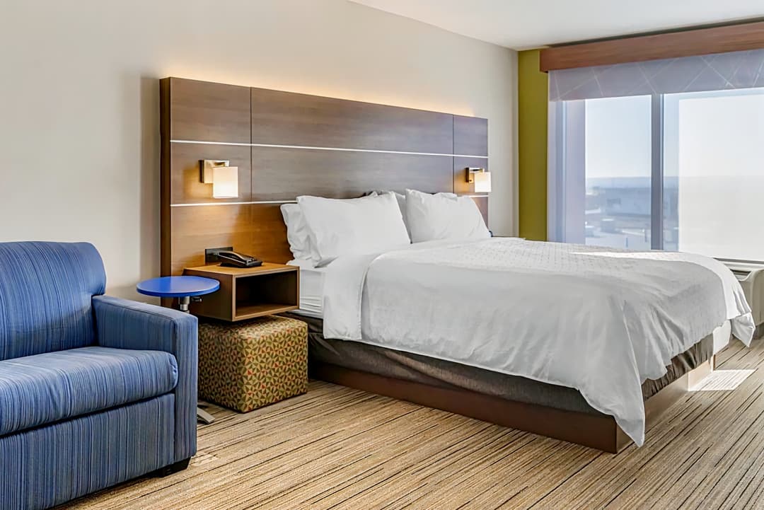 Holiday Inn Express & Suites Albuquerque Midtown