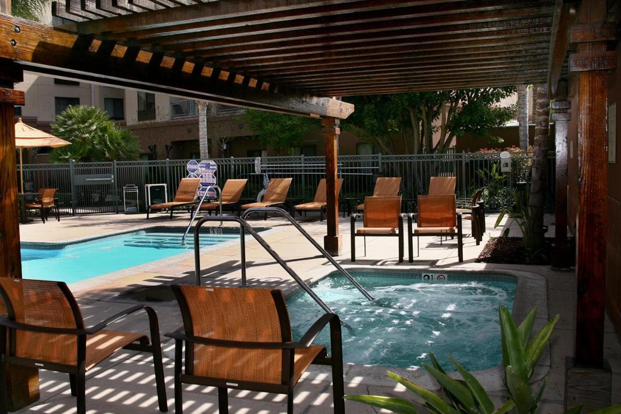 Courtyard by Marriott Los Angeles Burbank Airport
