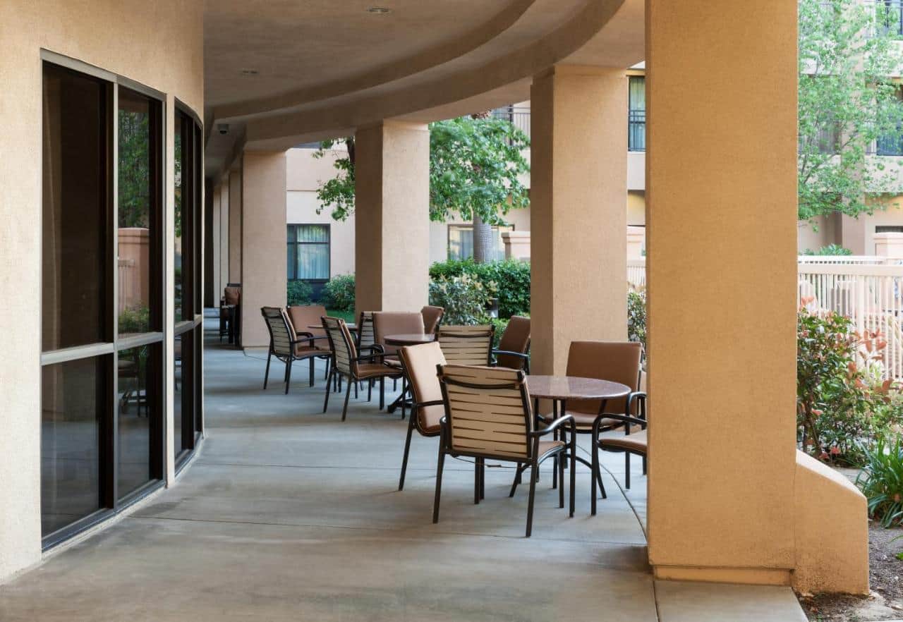 Courtyard Santa Clarita Valencia