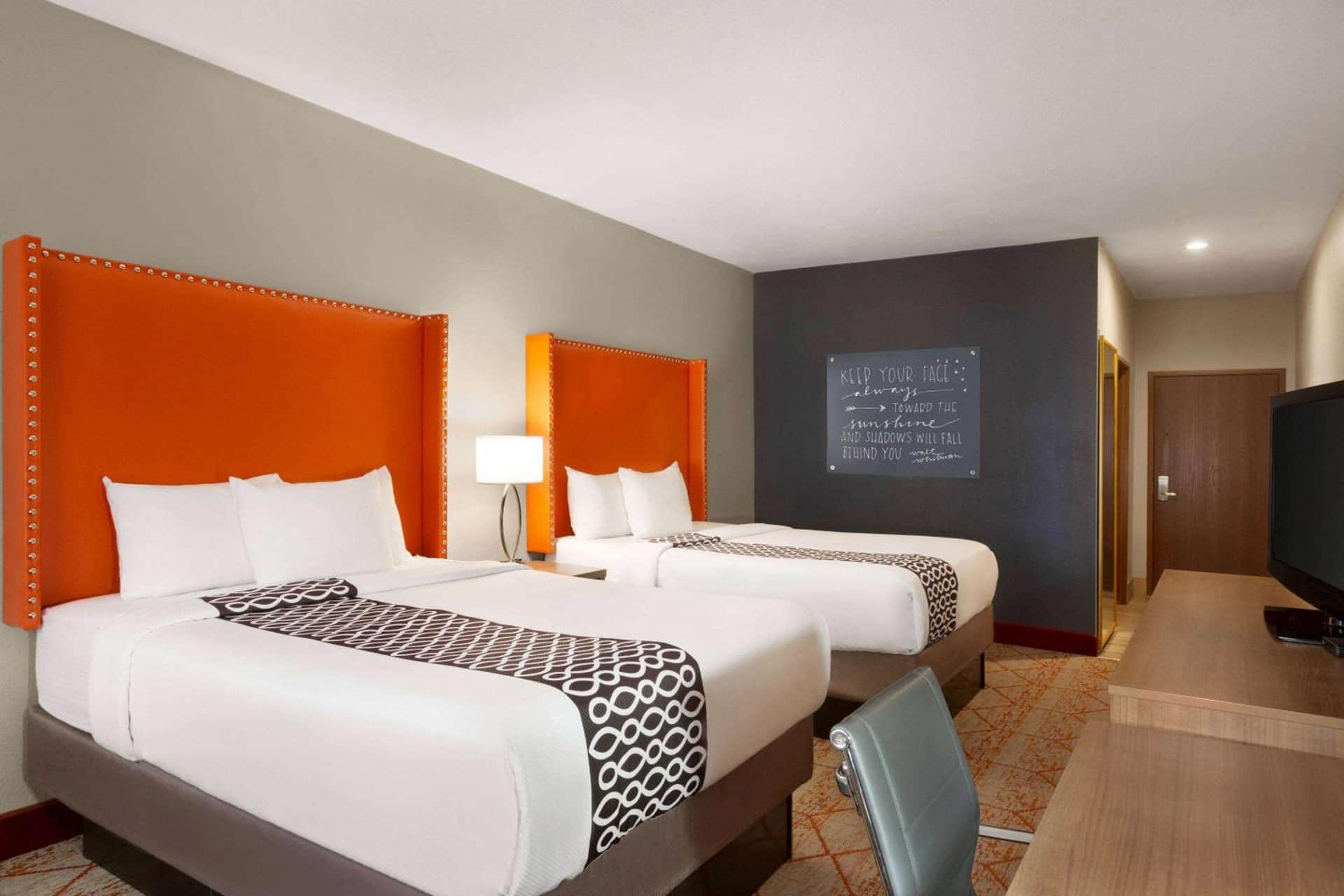 La Quinta Inn & Suites by Wyndham Lackawanna