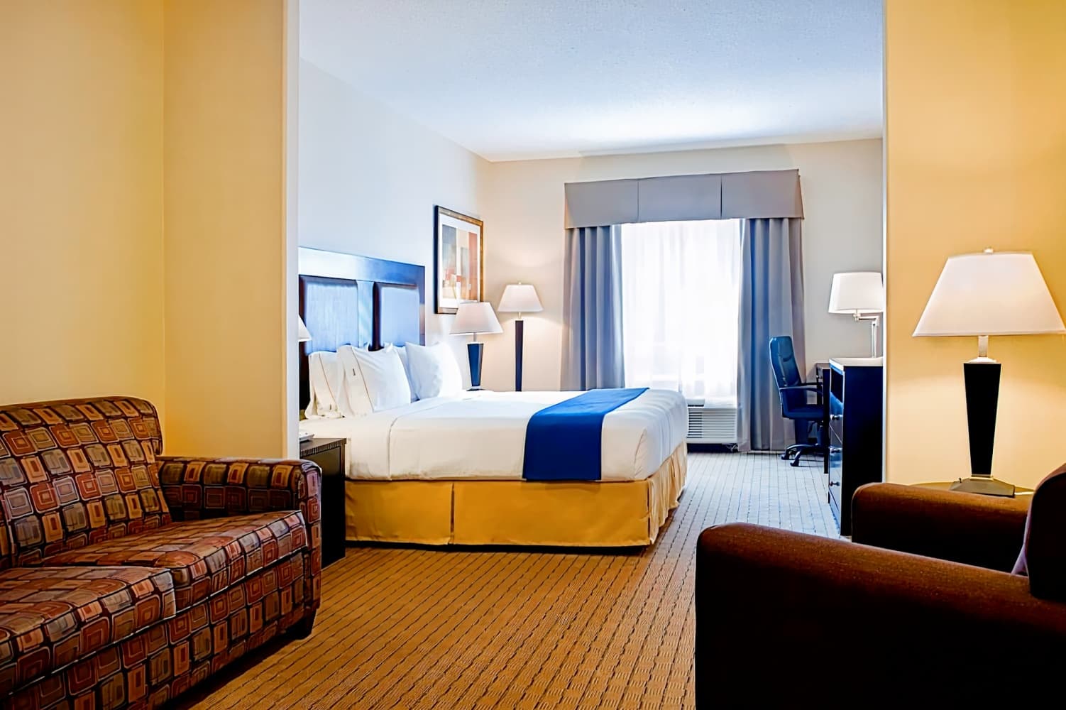 Holiday Inn Express & Suites Regina South, an IHG Hotel