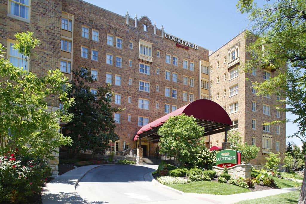 Courtyard Kansas City Country Club Plaza