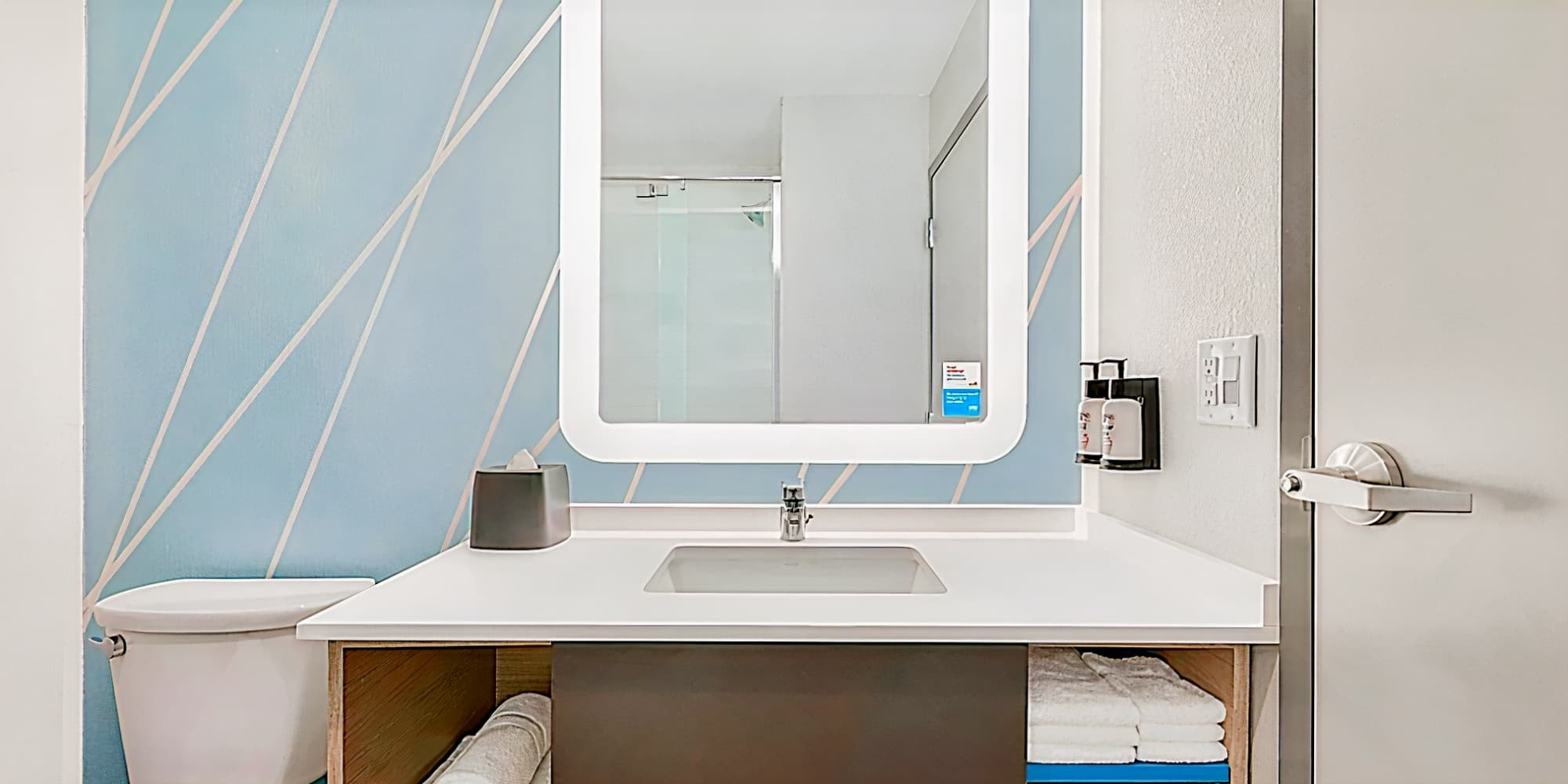 avid hotel Boston Logan Airport - Revere