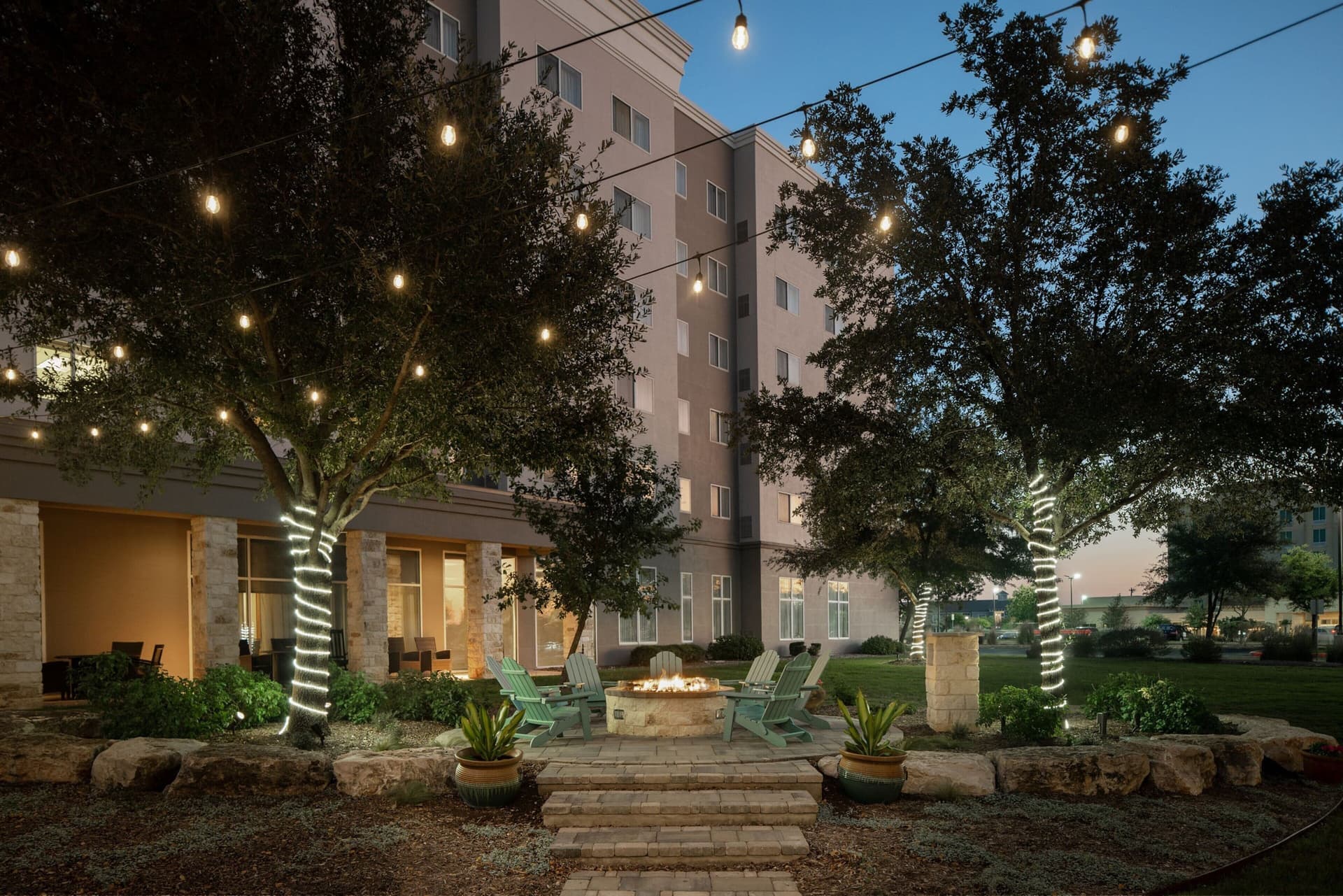 Courtyard by Marriott San Antonio Six Flags at The RIM