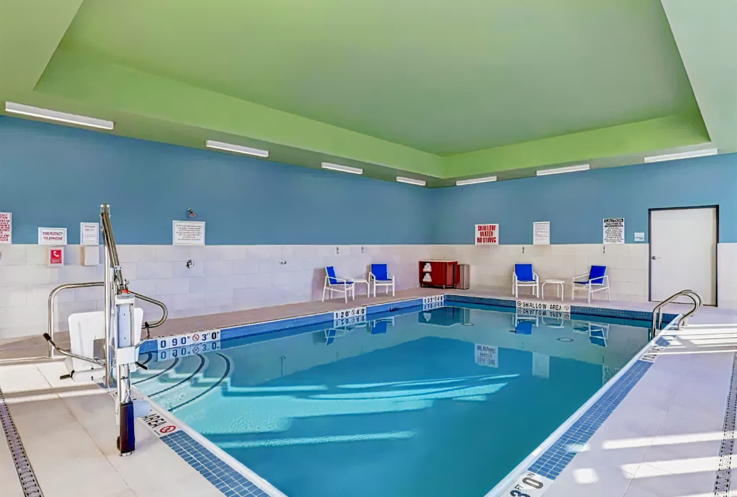 Holiday Inn Express Kingston West