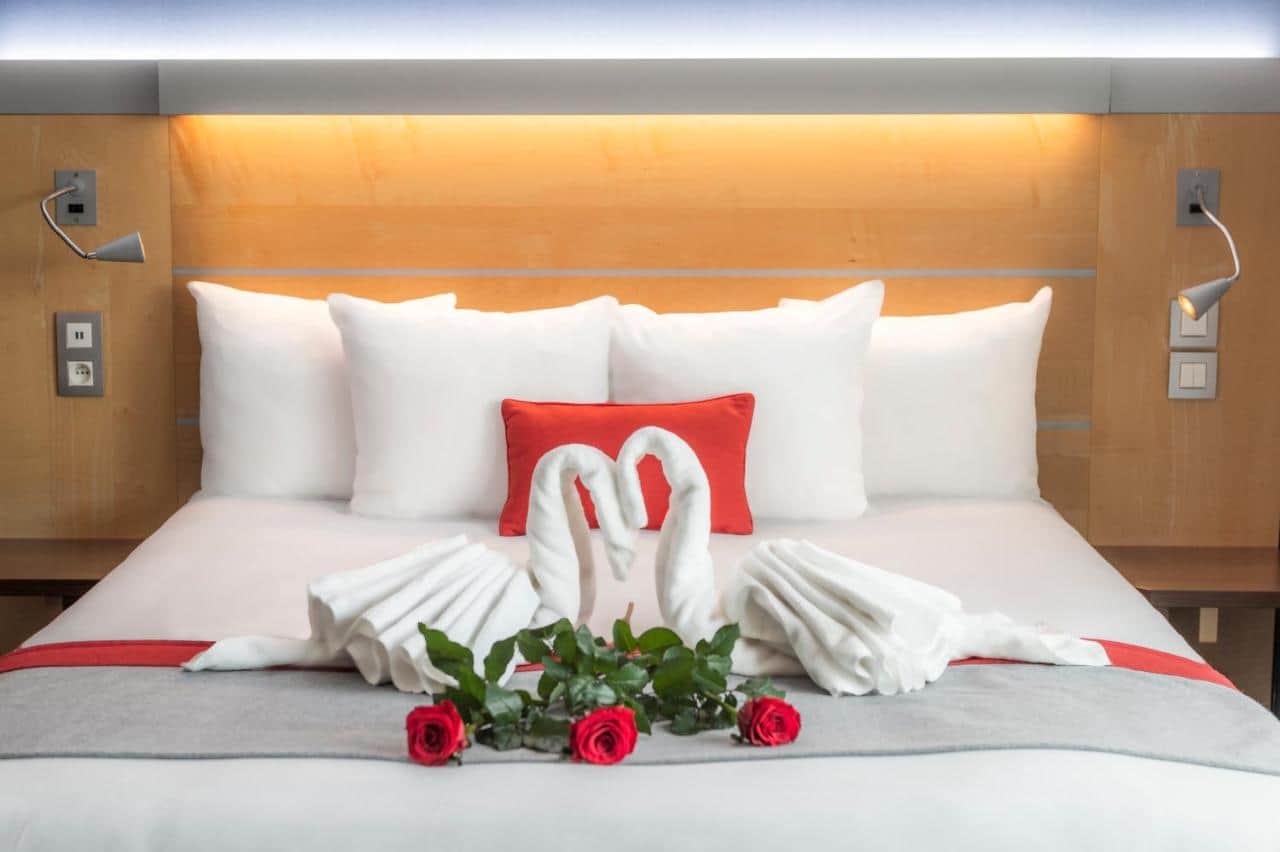 Holiday Inn Express Paris - Canal de la Villette, an IHG Hotel