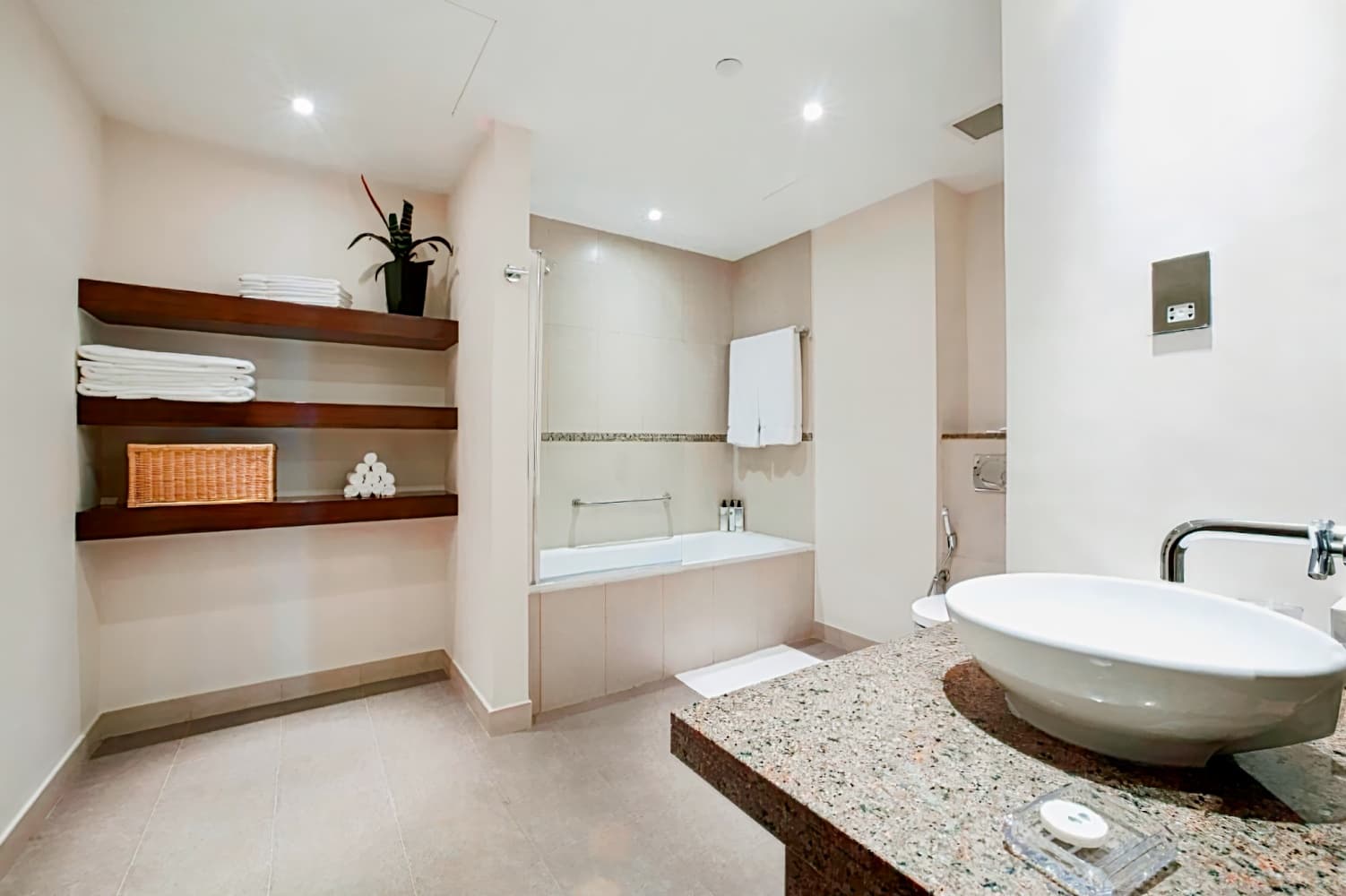 Staybridge Suites Yas Island Abu Dhabi