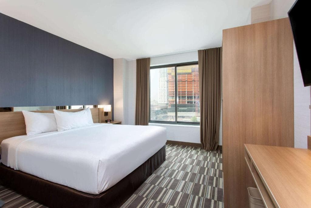 Microtel by Wyndham Long Island City