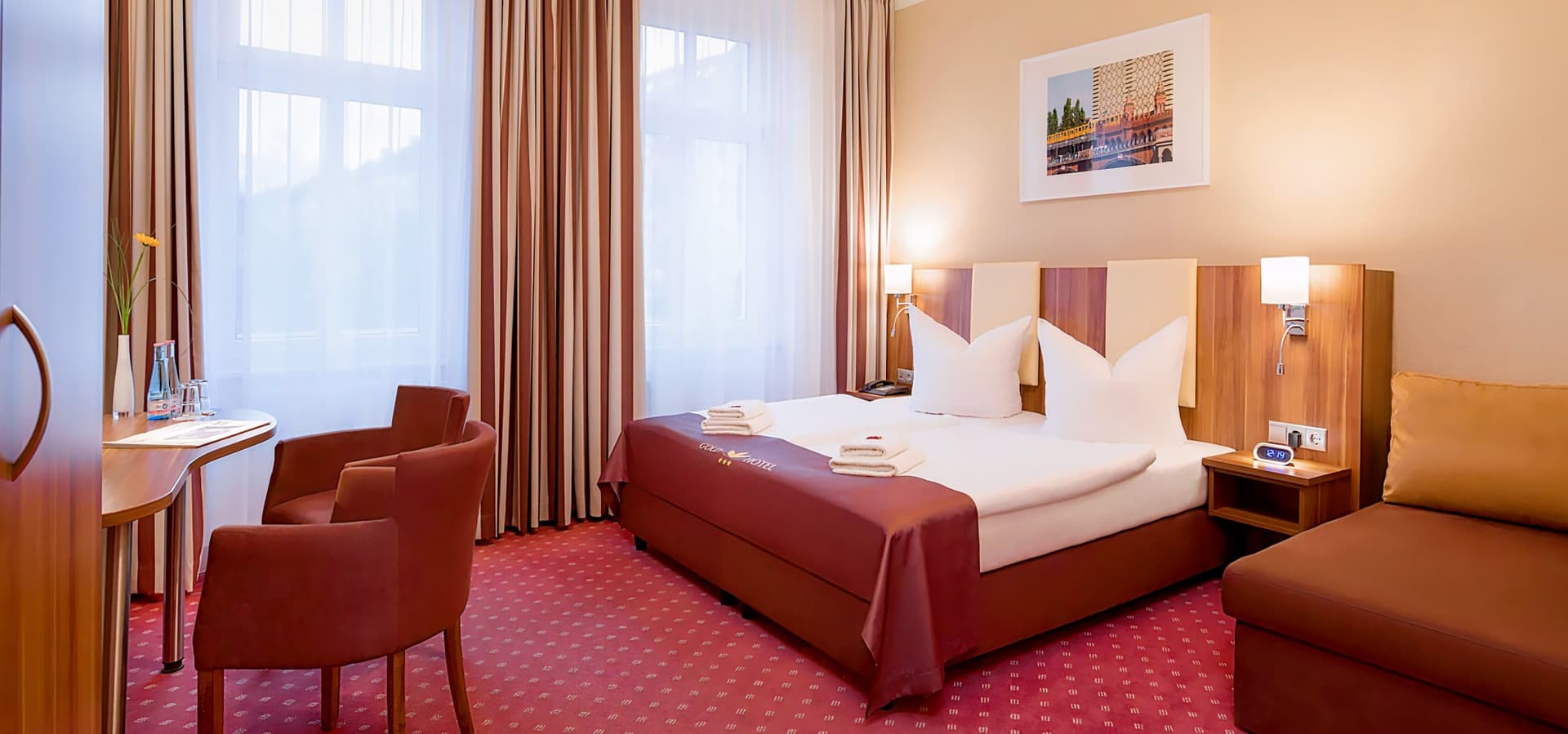 Gold Hotel