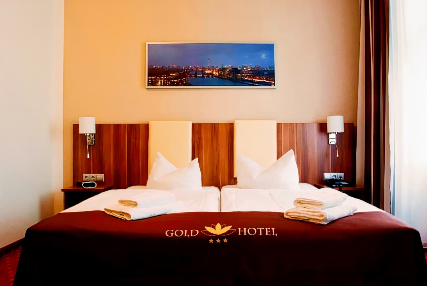 Gold Hotel