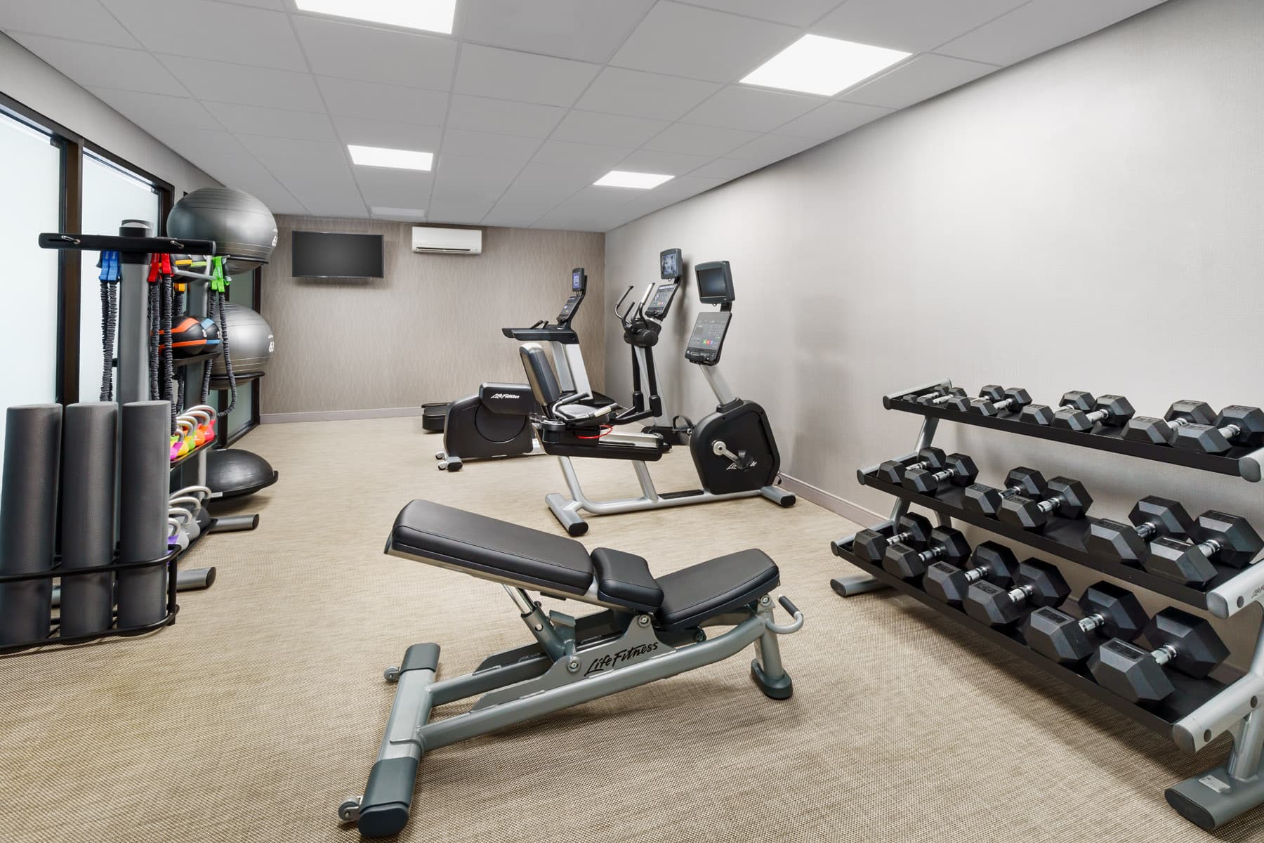 Courtyard by Marriott Manchester-Boston Regional Airport