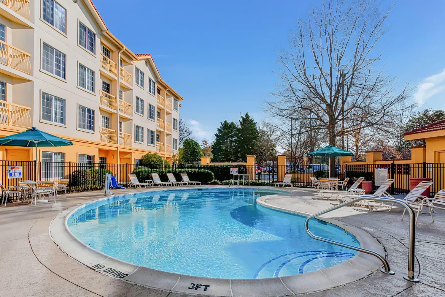 La Quinta Inn & Suites by Wyndham Raleigh Durham Airport