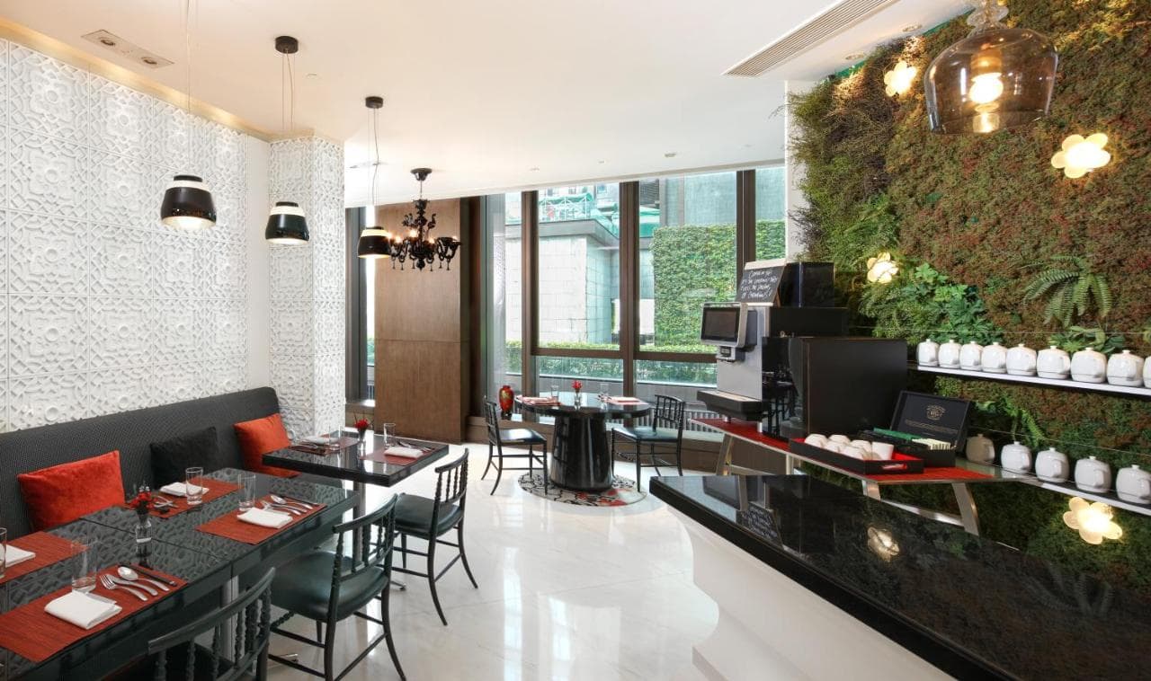 Mira Moon Hotel
