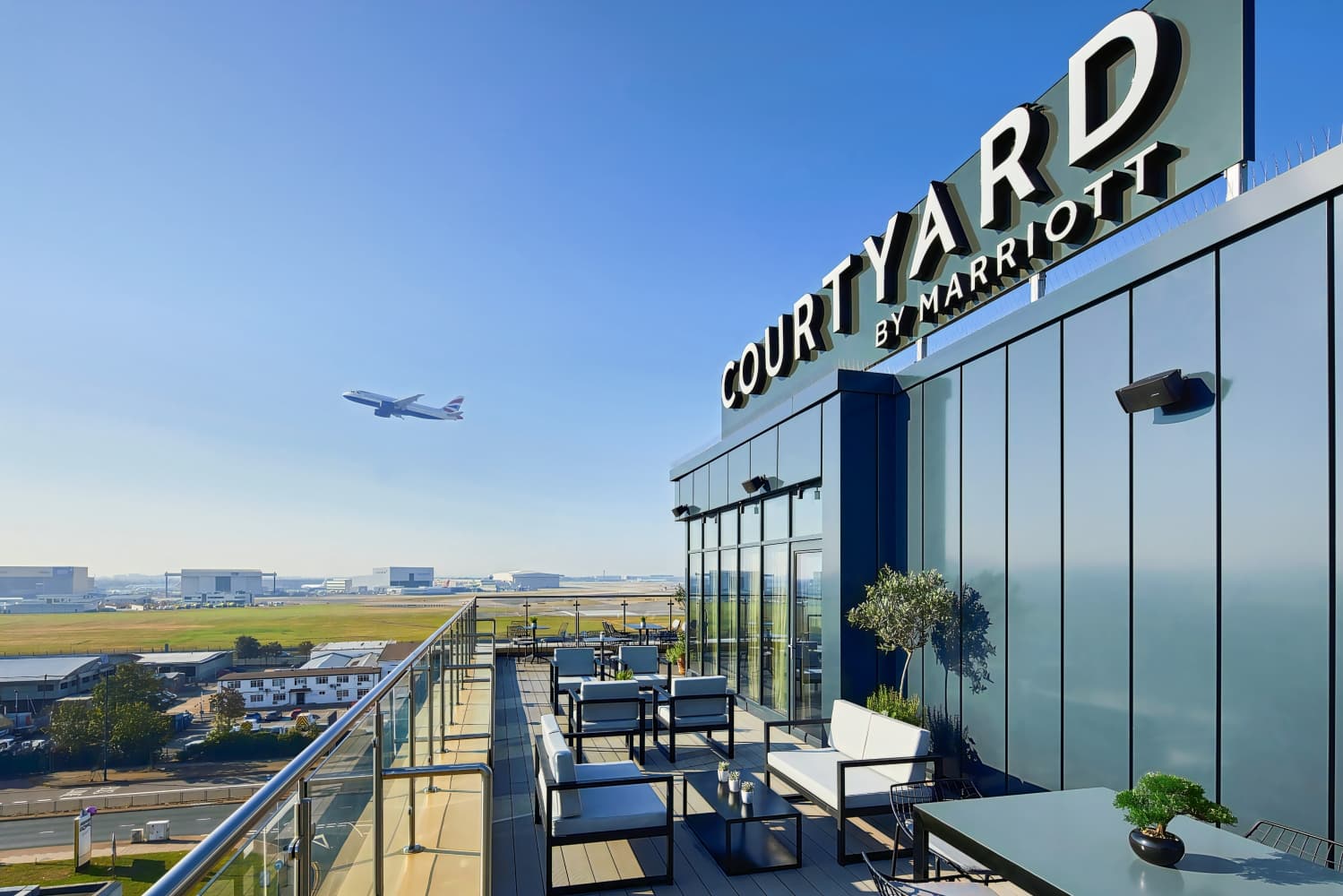 Courtyard by Marriott London Heathrow Airport
