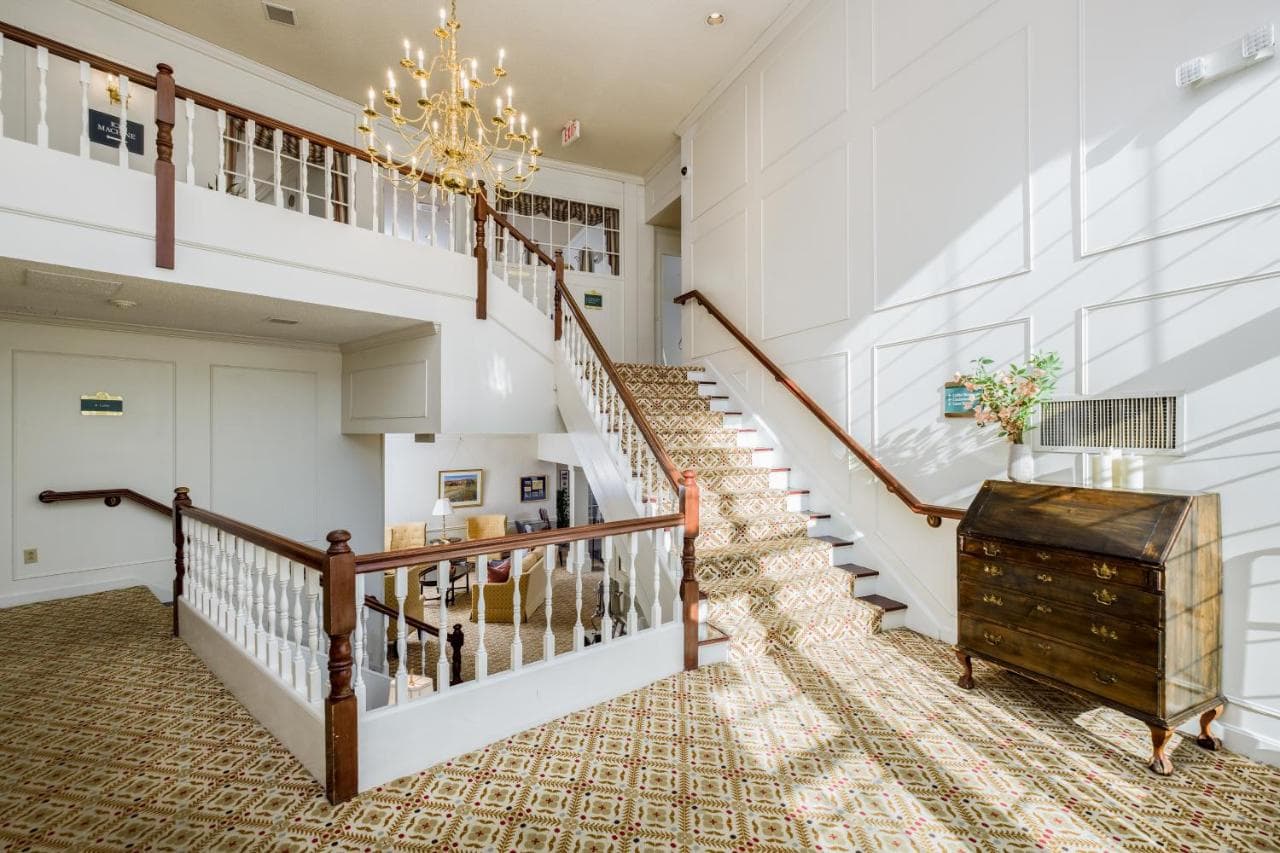 The Farmington Inn & Suites