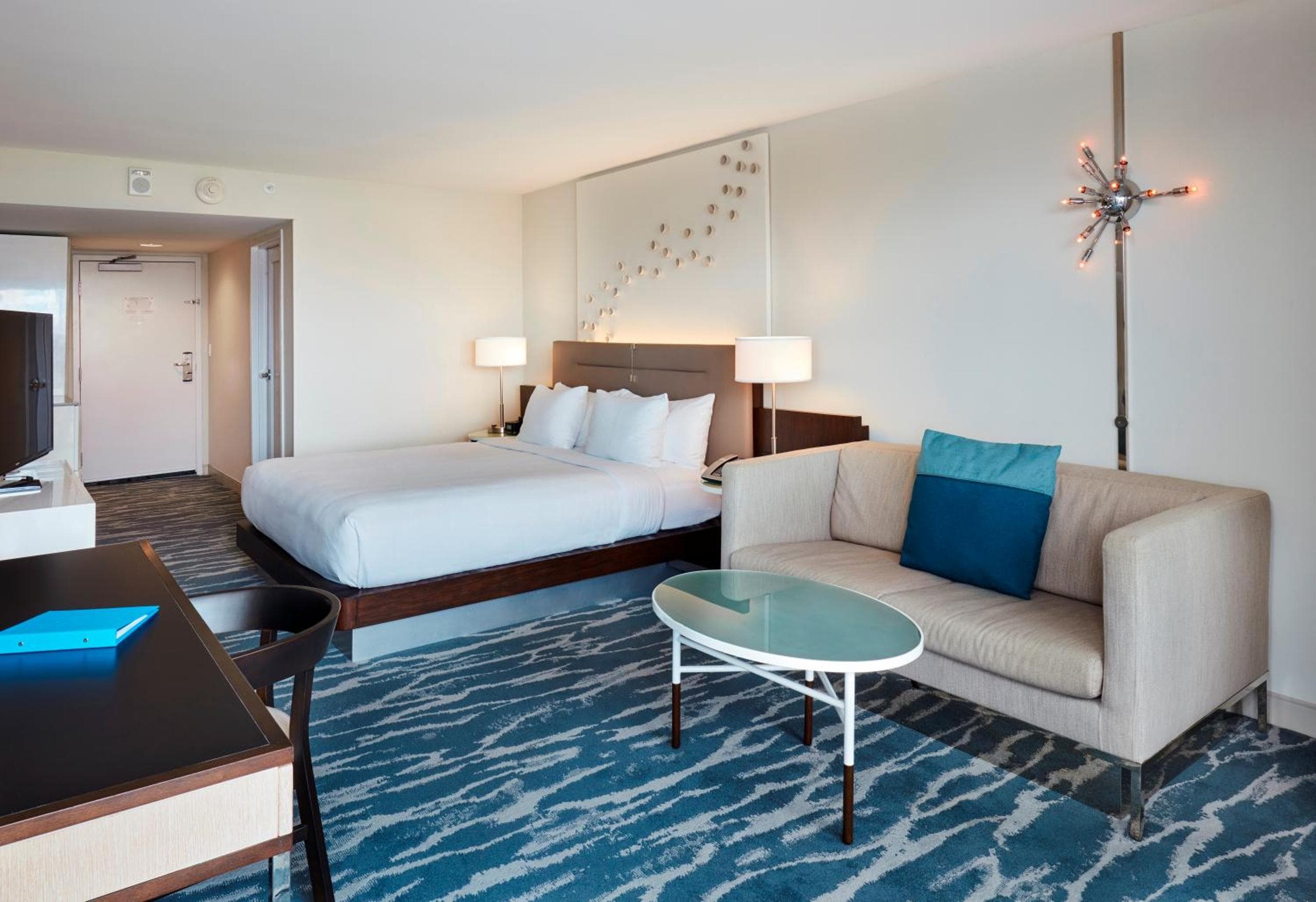 Waterstone Resort & Marina Boca Raton, Curio Collection by Hilton