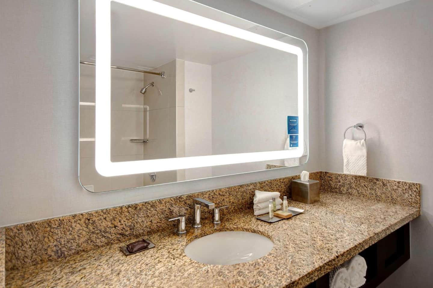 DoubleTree by Hilton LAX - El Segundo