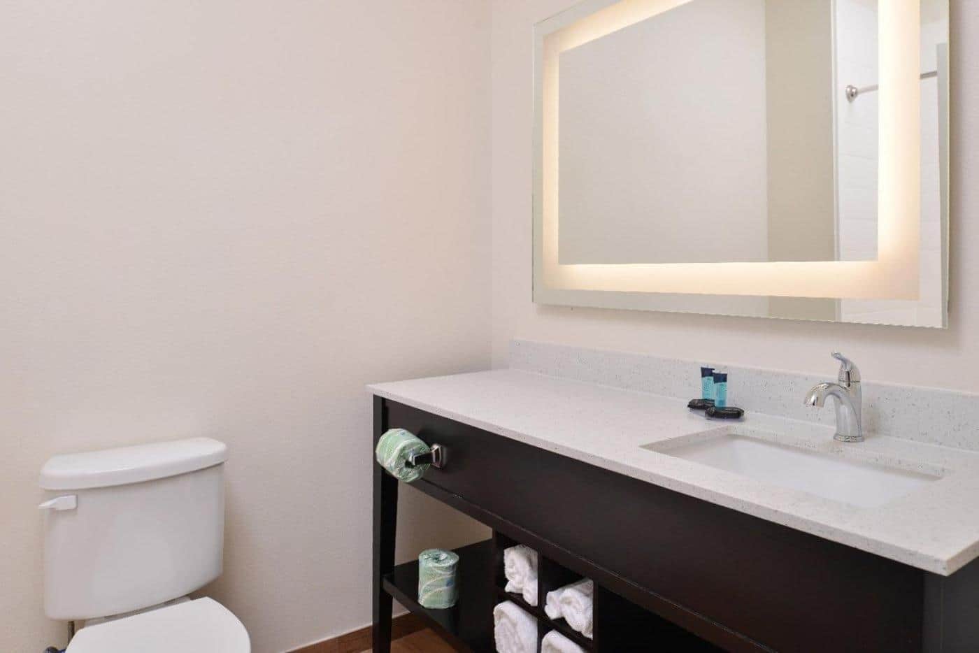 Crystal Inn & Suites IAH Humble