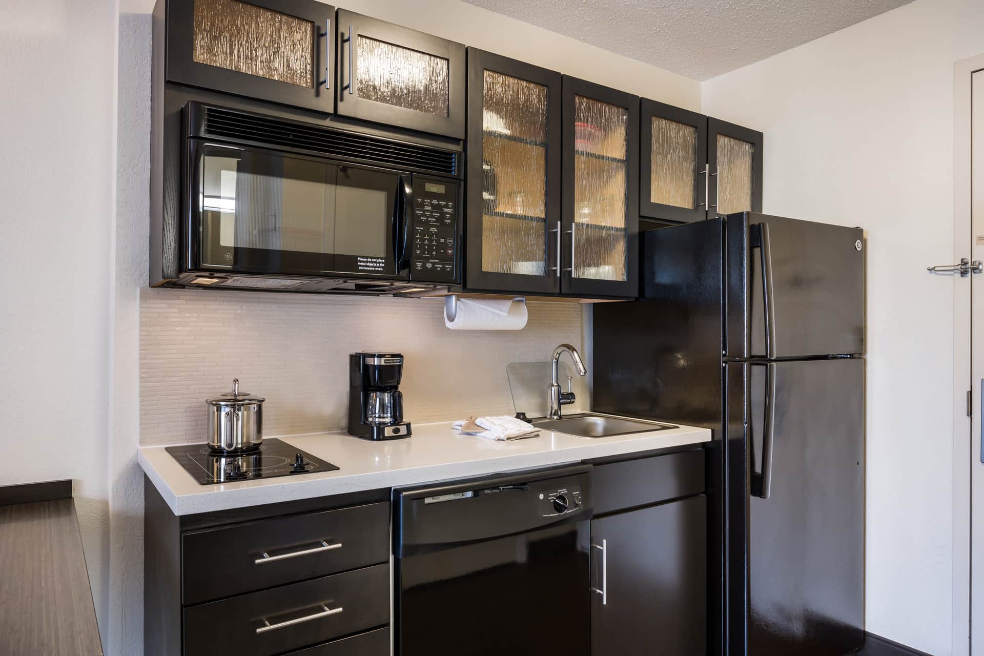 Sonesta Simply Suites Detroit Warren