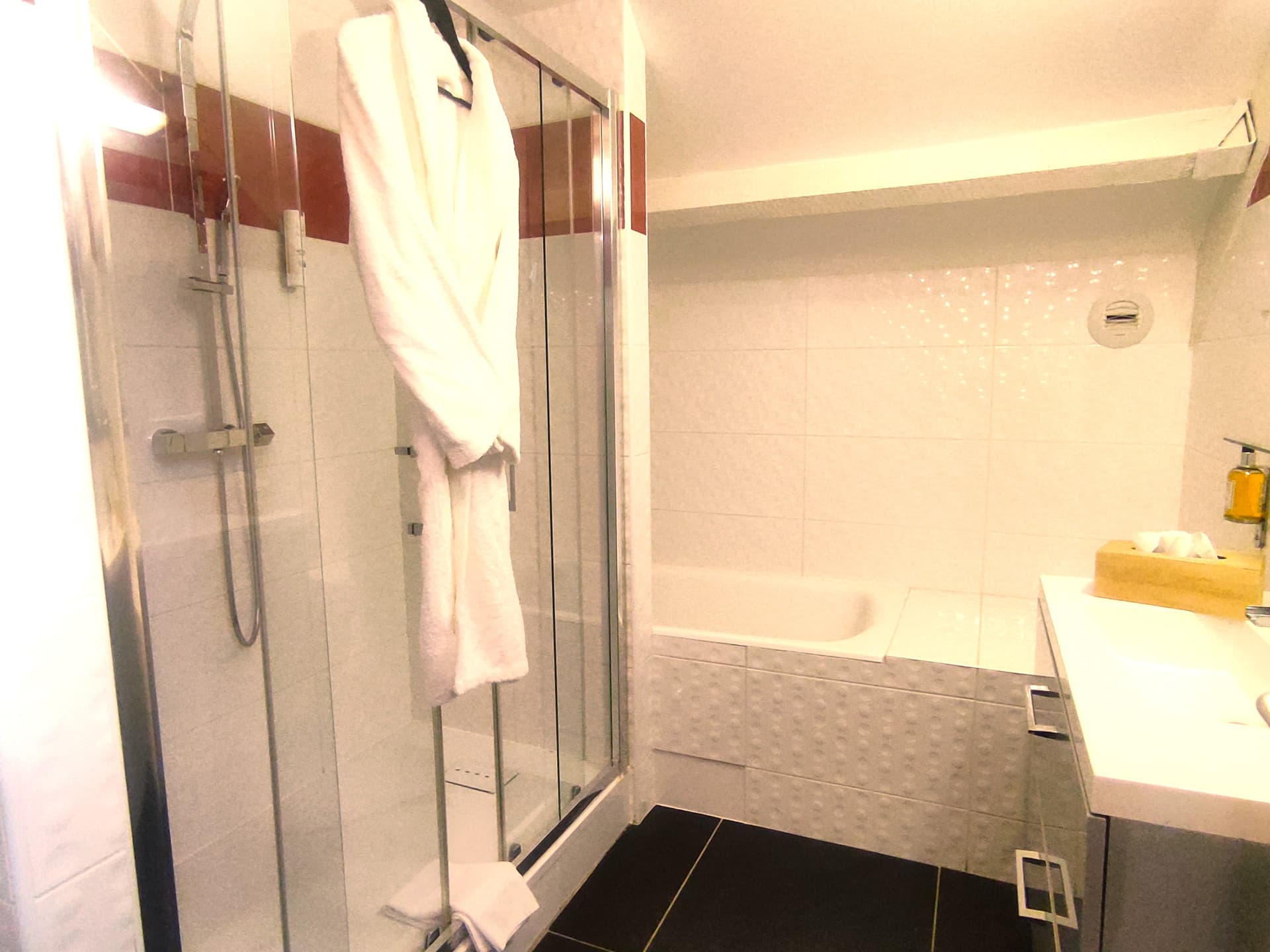 Hôtel B&G (Black&Green)