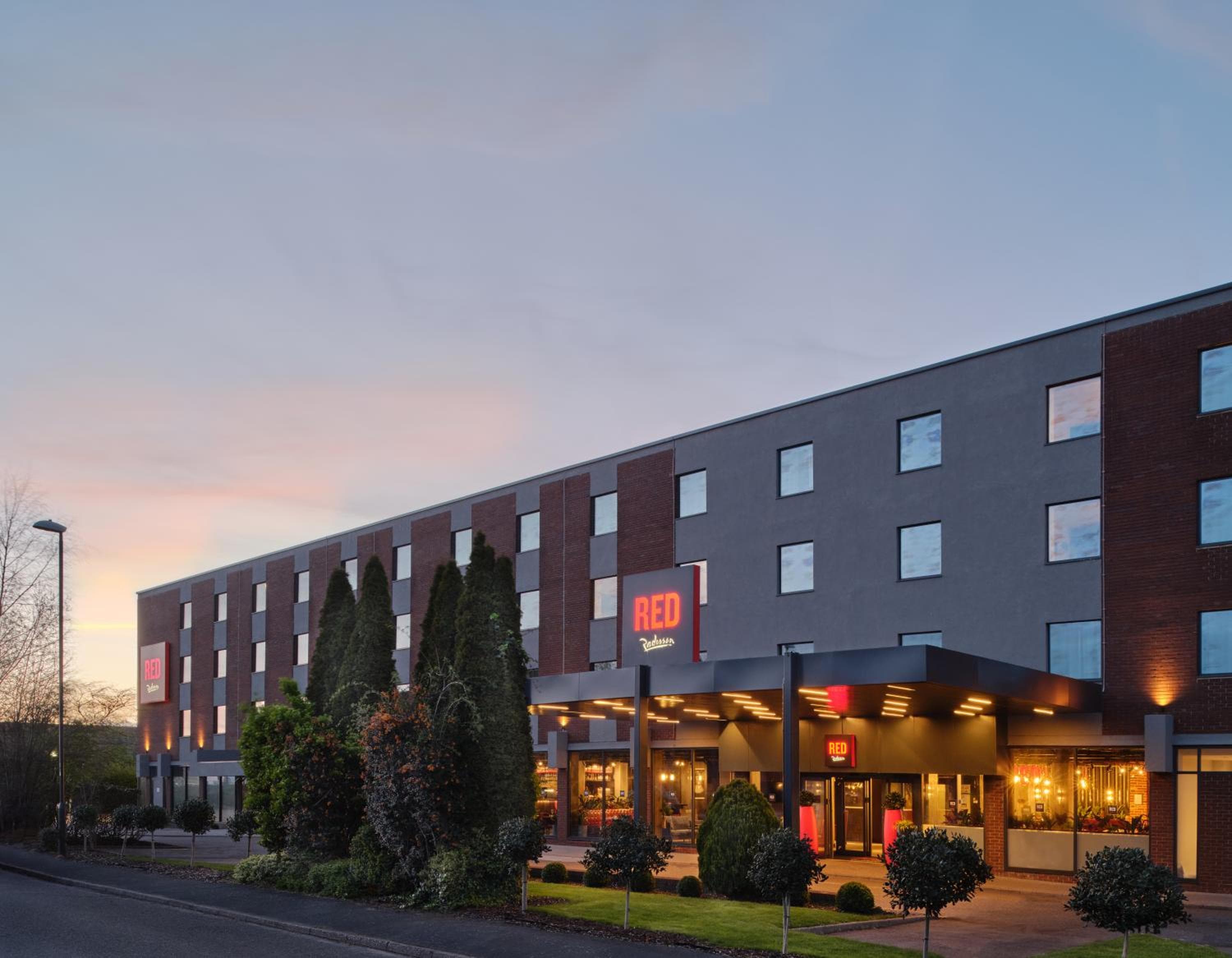 Radisson RED London Gatwick Airport