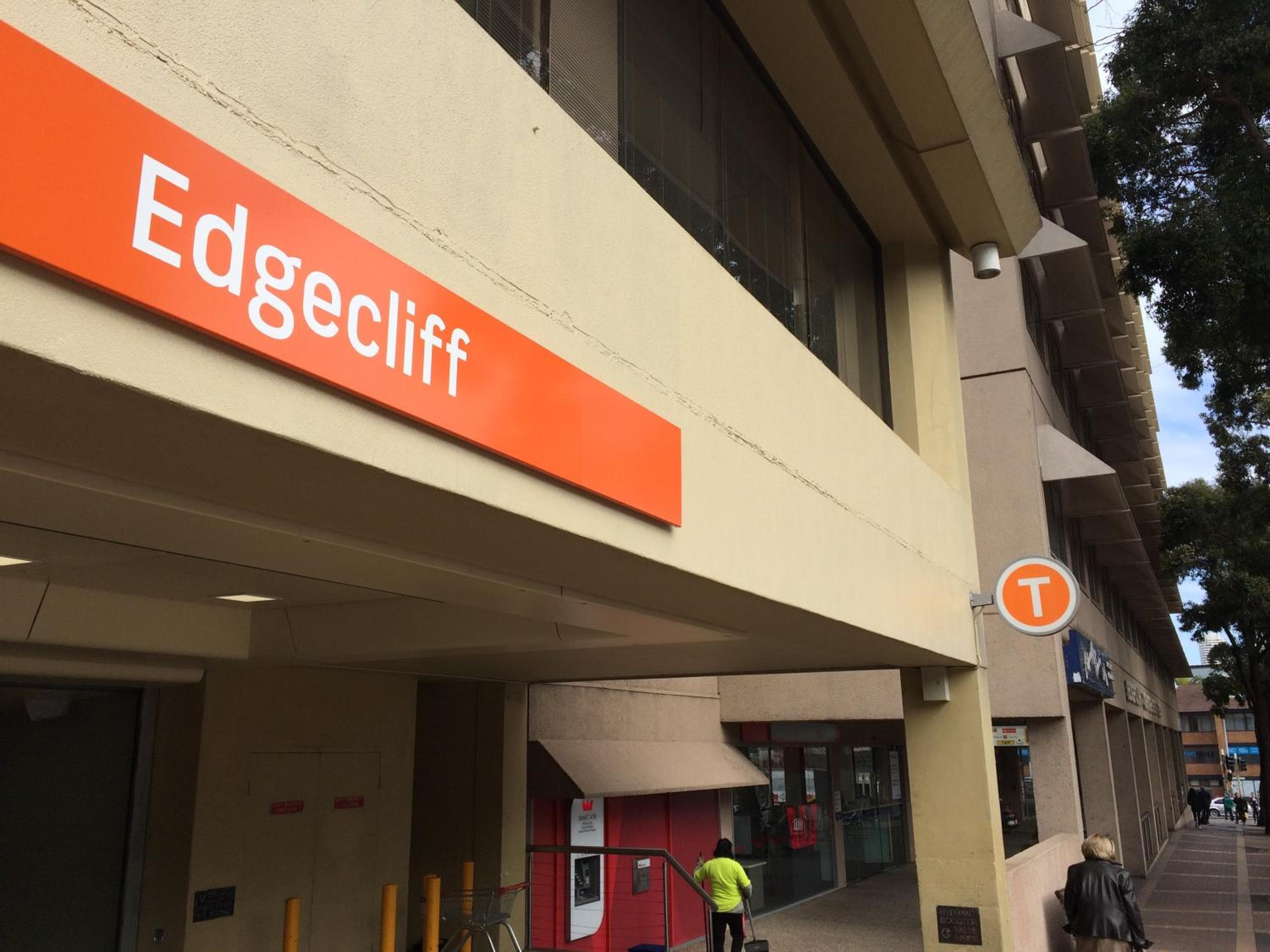 Edgecliff Lodge Motel