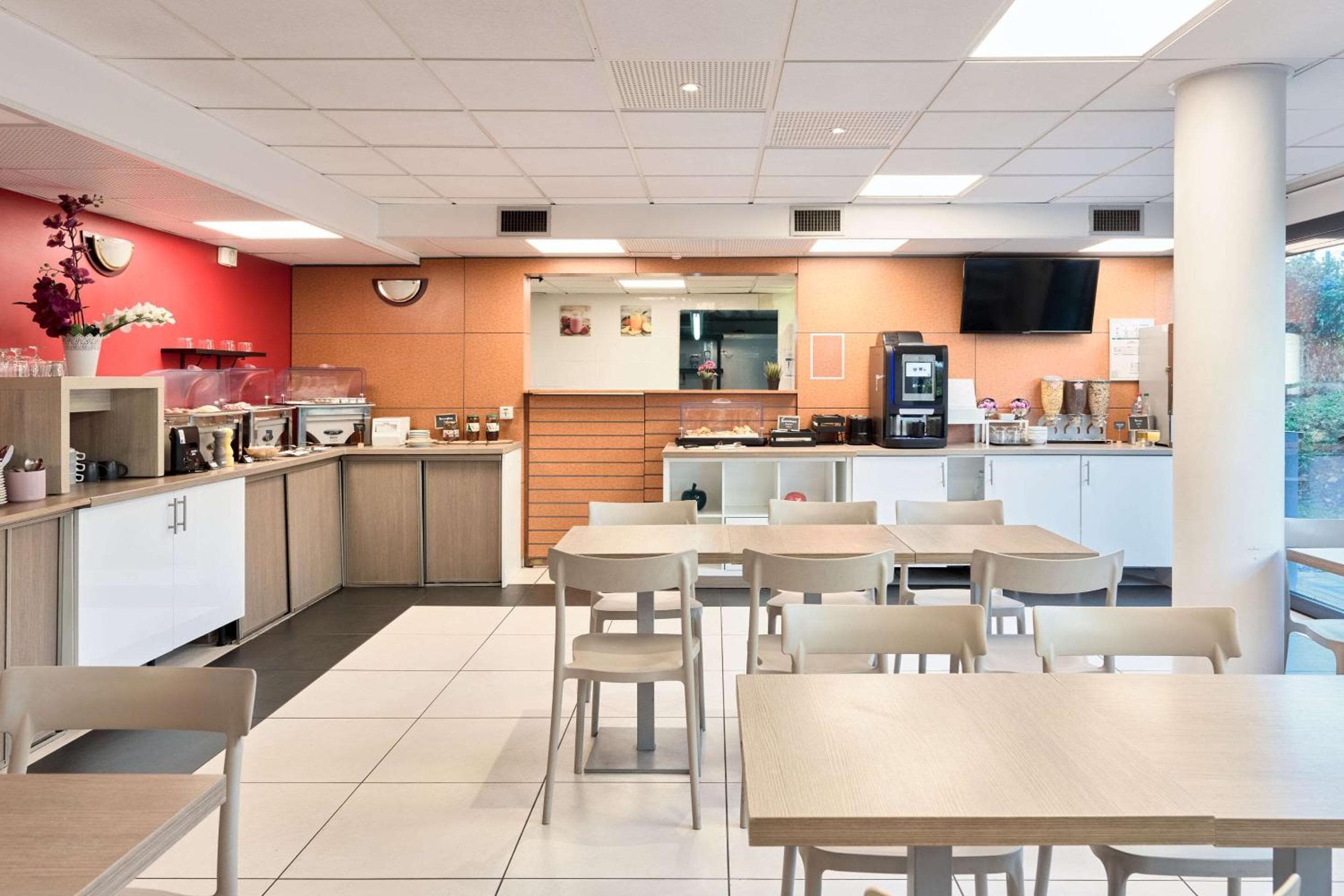 Comfort Aparthotel Versailles Saint-Cyr-l'Ecole