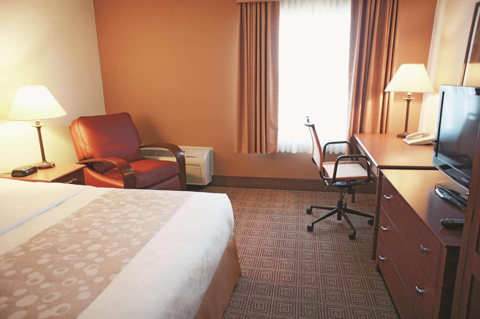 La Quinta by Wyndham Stamford / New York City