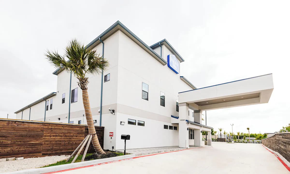 Palace Inn Blue Edgebrook