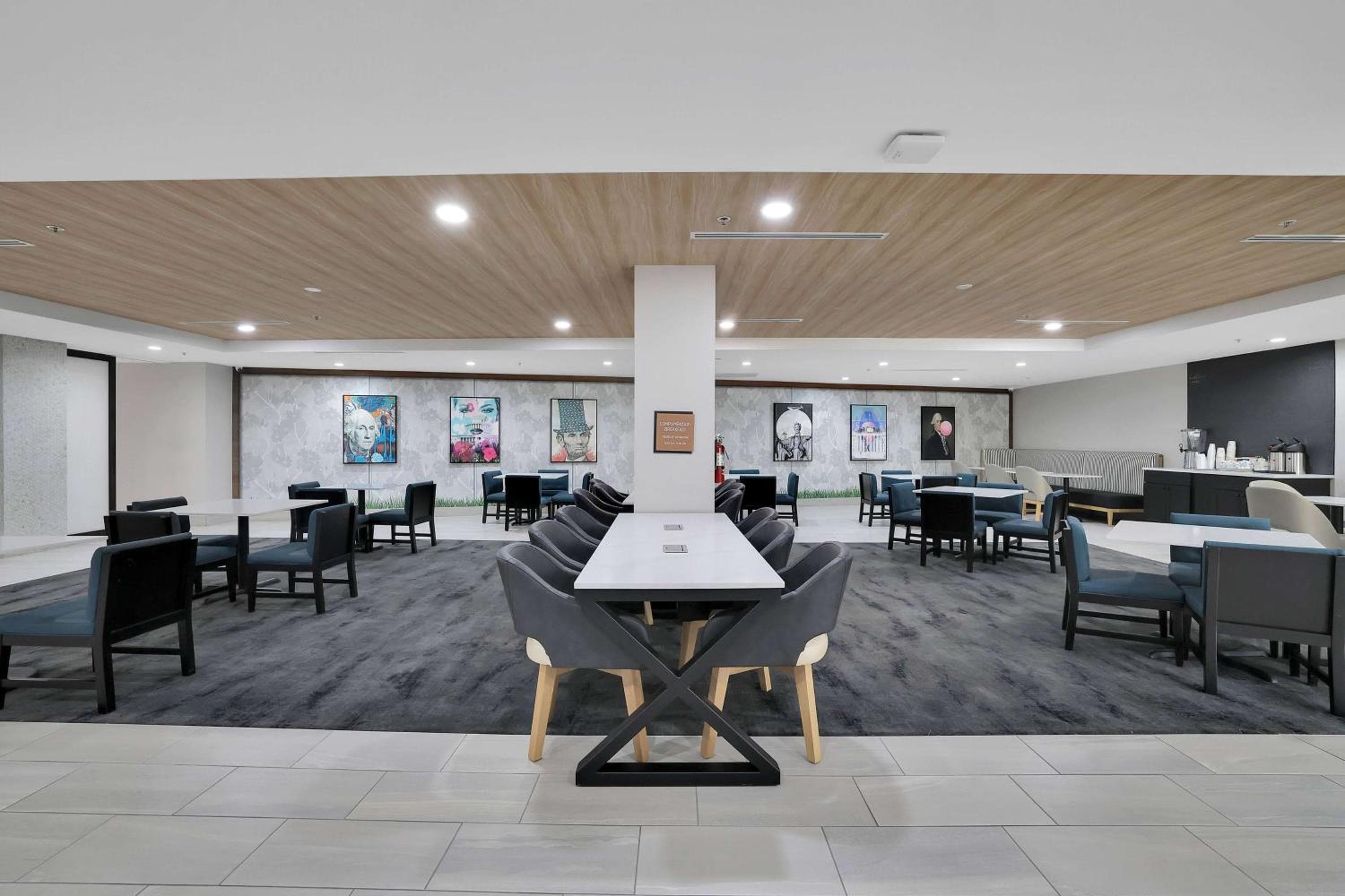 Holiday Inn Express & Suites Washington DC - NoMa