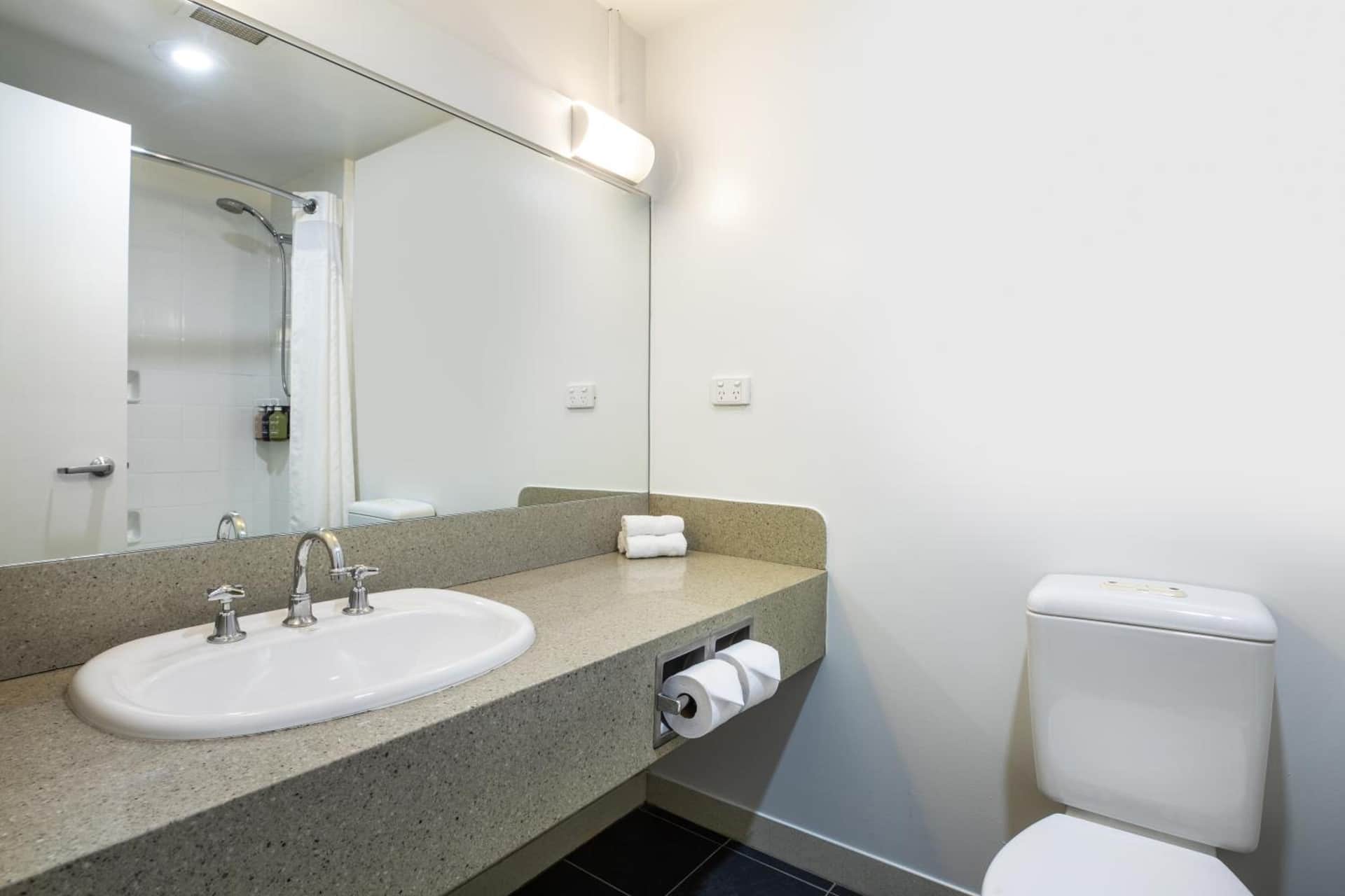 Holiday Inn Melbourne Airport by IHG