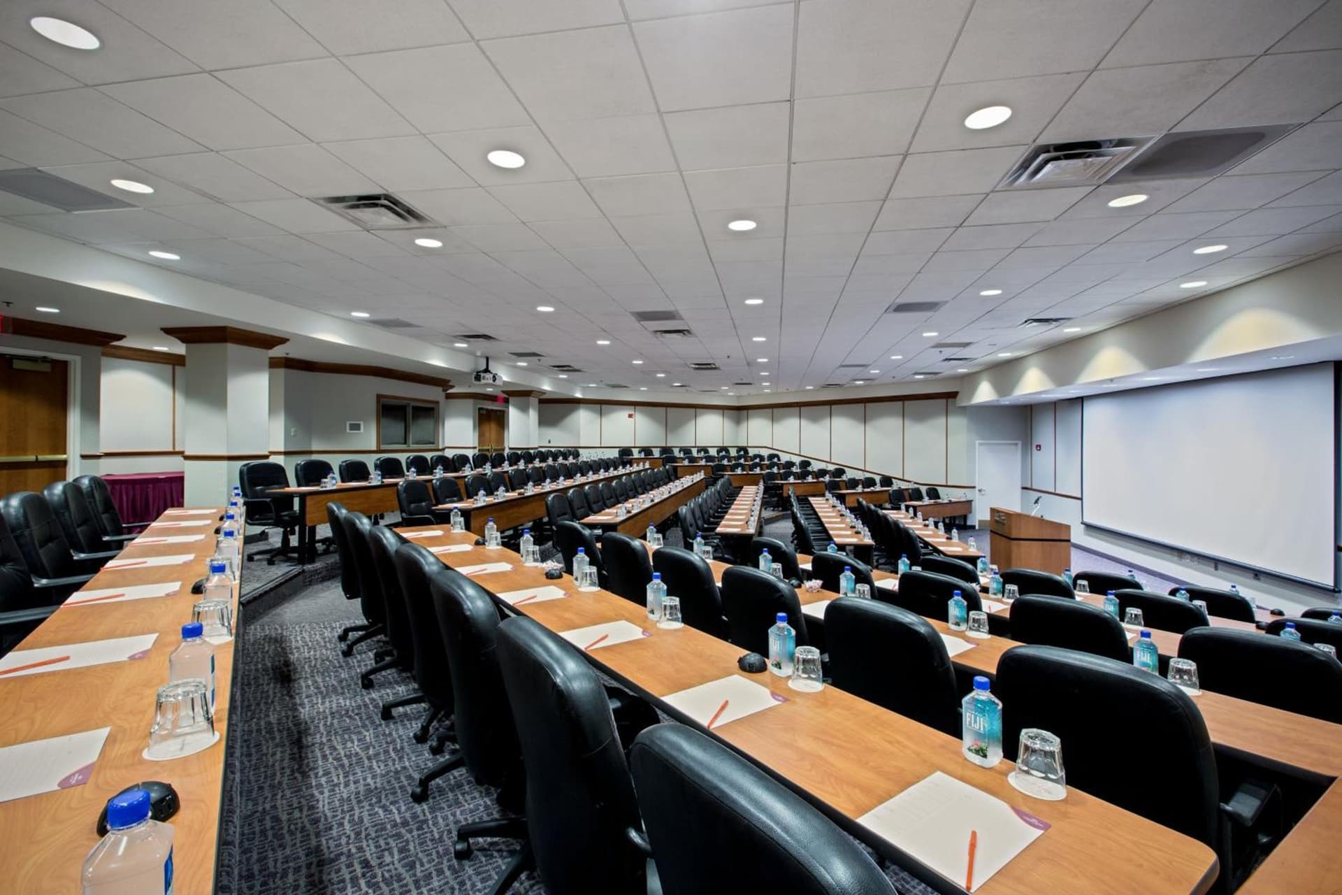 Crowne Plaza Philadelphia - King of Prussia by IHG