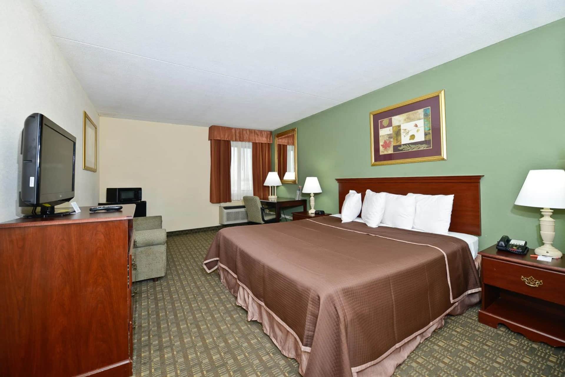 Howard Johnson by Wyndham Newark Airport