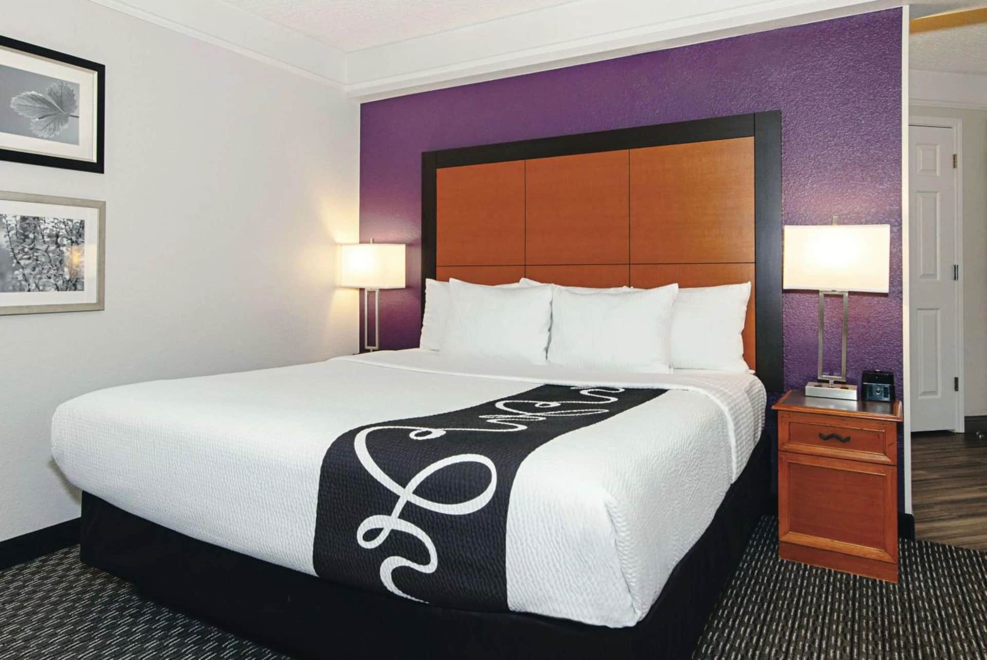 La Quinta Inn & Suites by Wyndham Ontario Airport